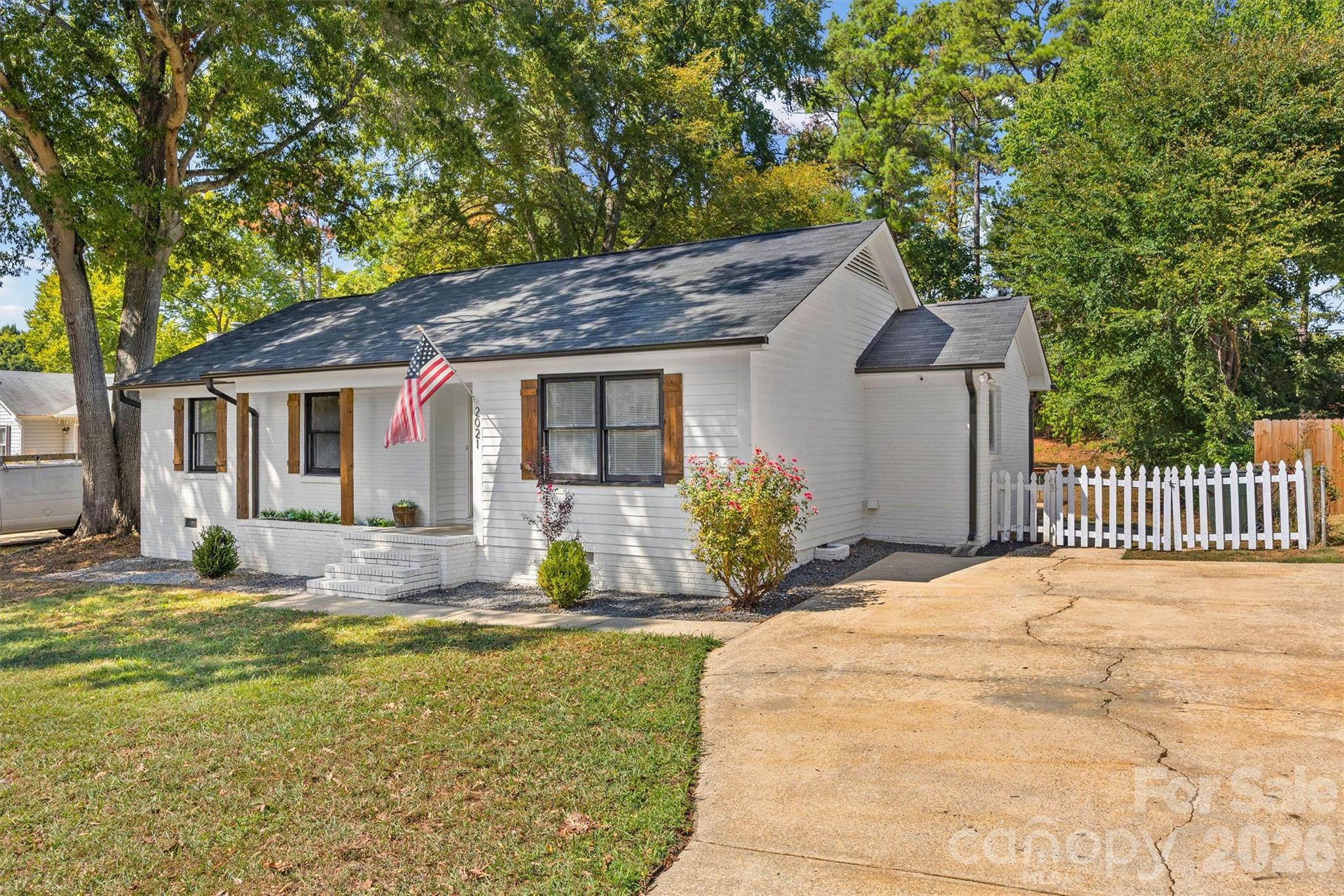 2021 Downey Street Property Photo 2