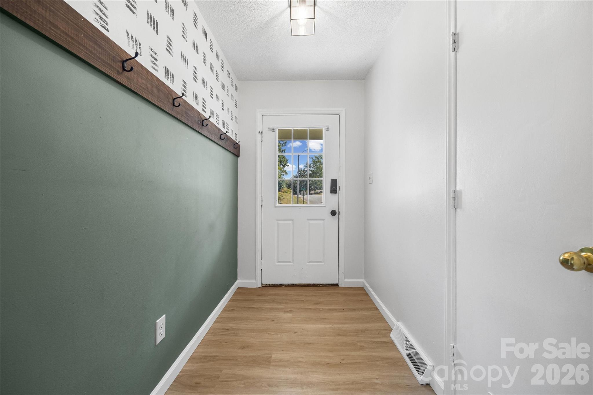 2021 Downey Street Property Photo 4
