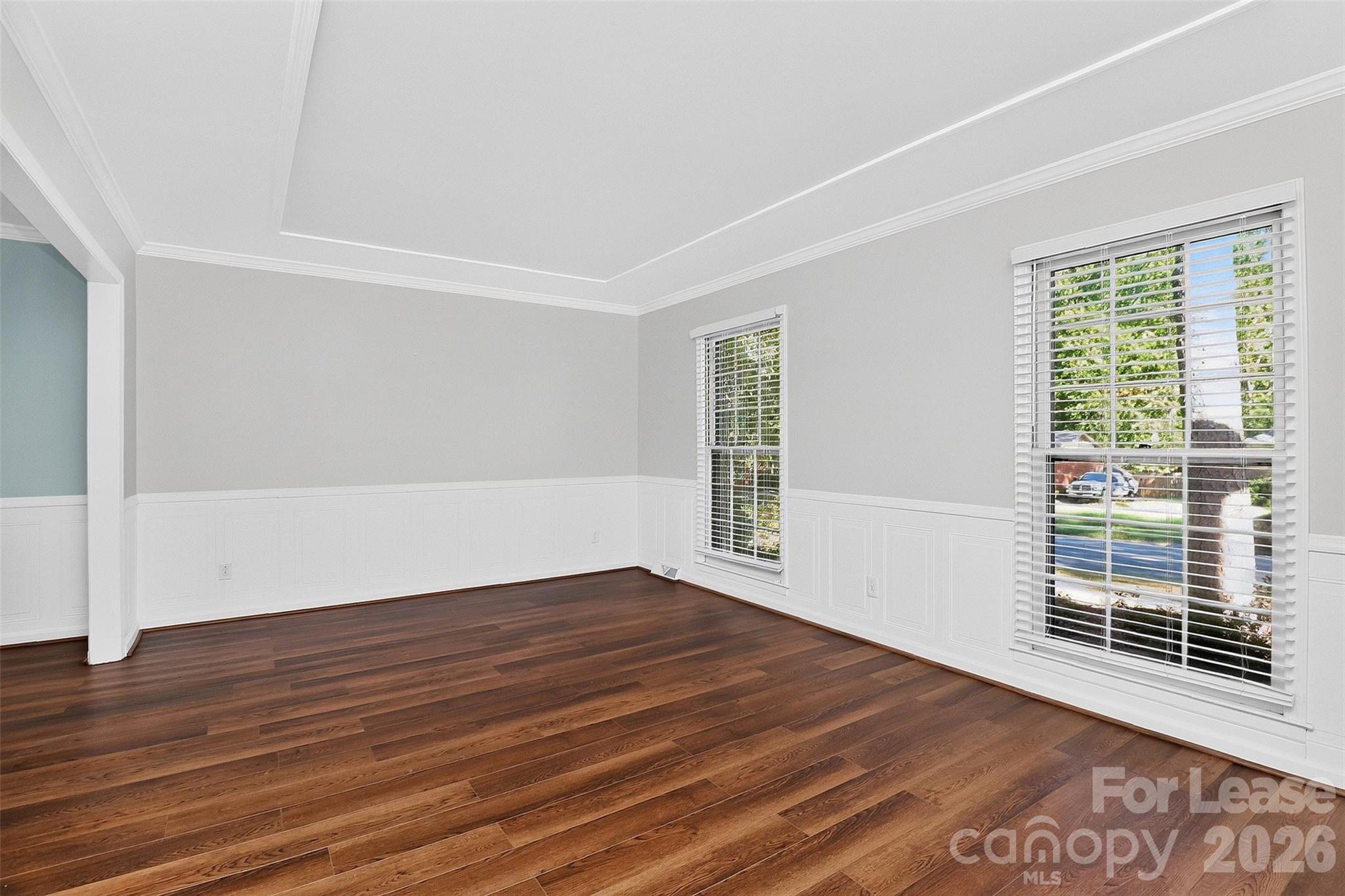 2438 Knickerbocker Drive Property Photo 4
