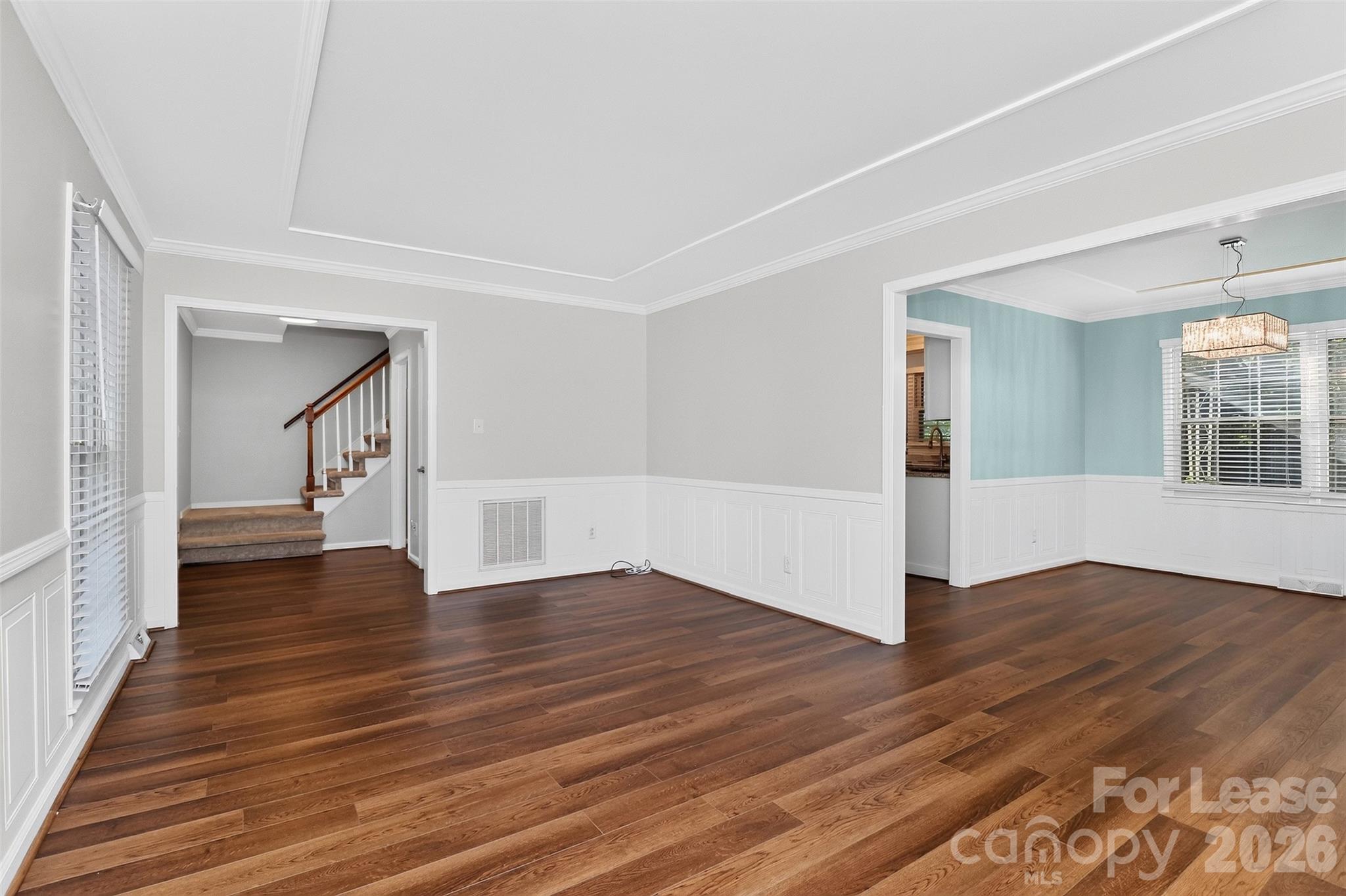 2438 Knickerbocker Drive Property Photo 6