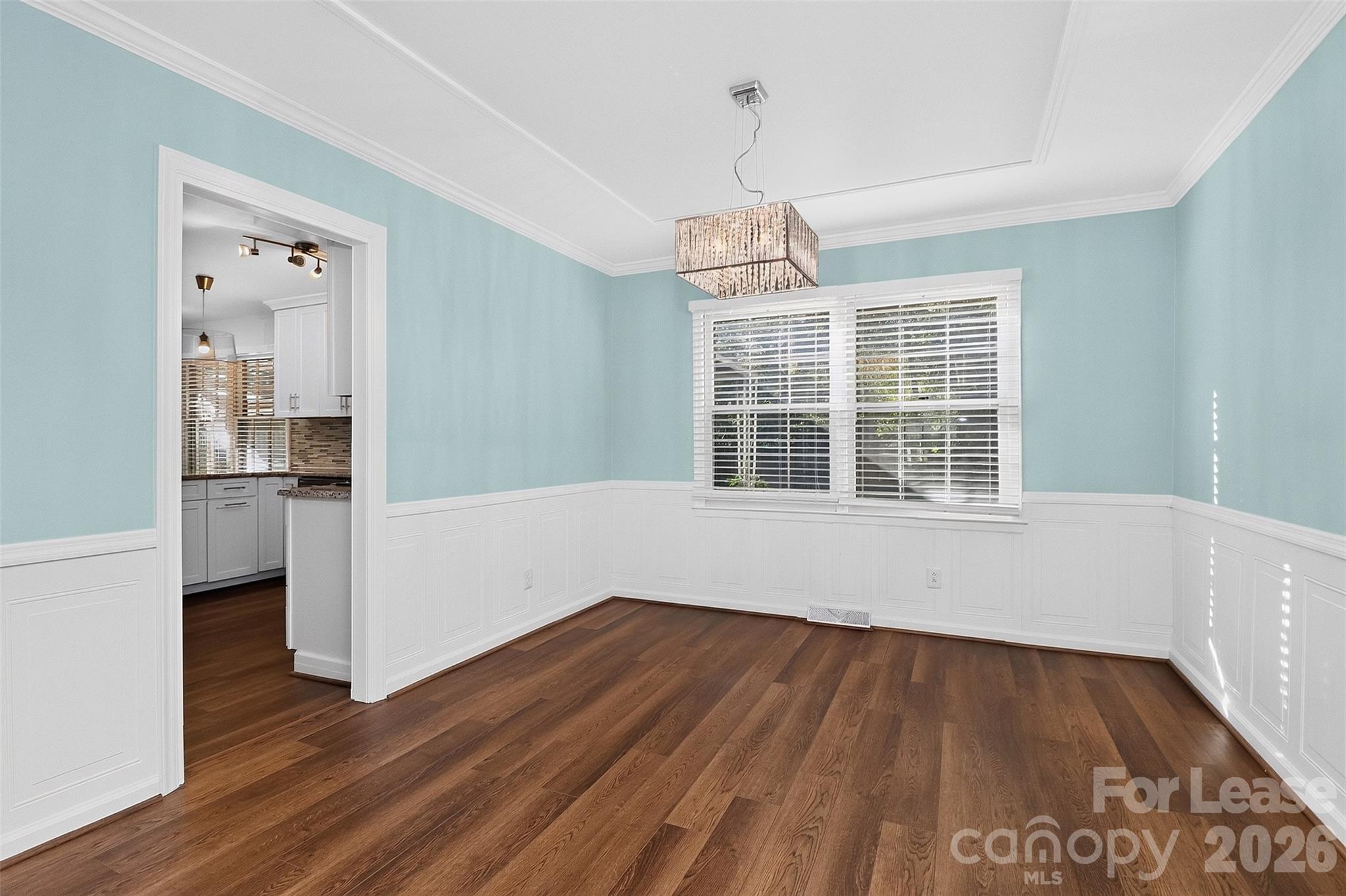 2438 Knickerbocker Drive Property Photo 7