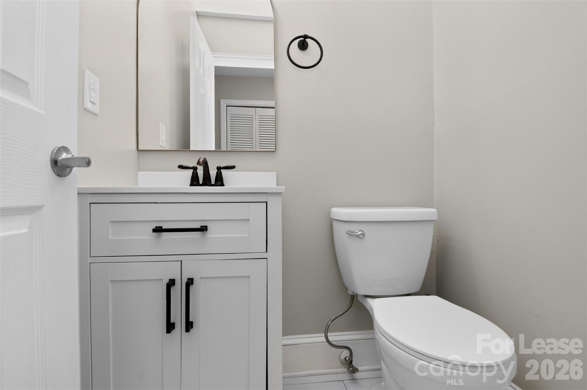 2438 Knickerbocker Drive Property Photo 10