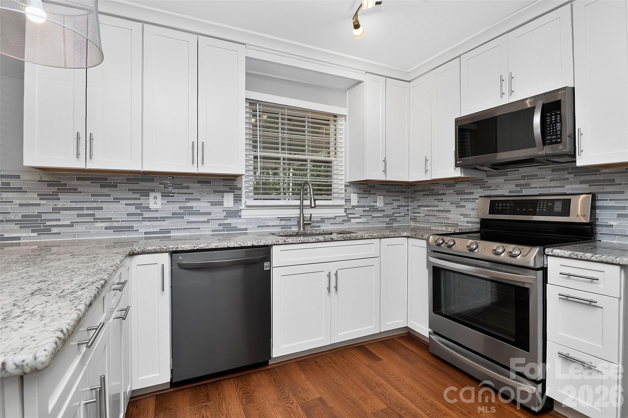 2438 Knickerbocker Drive Property Photo 14