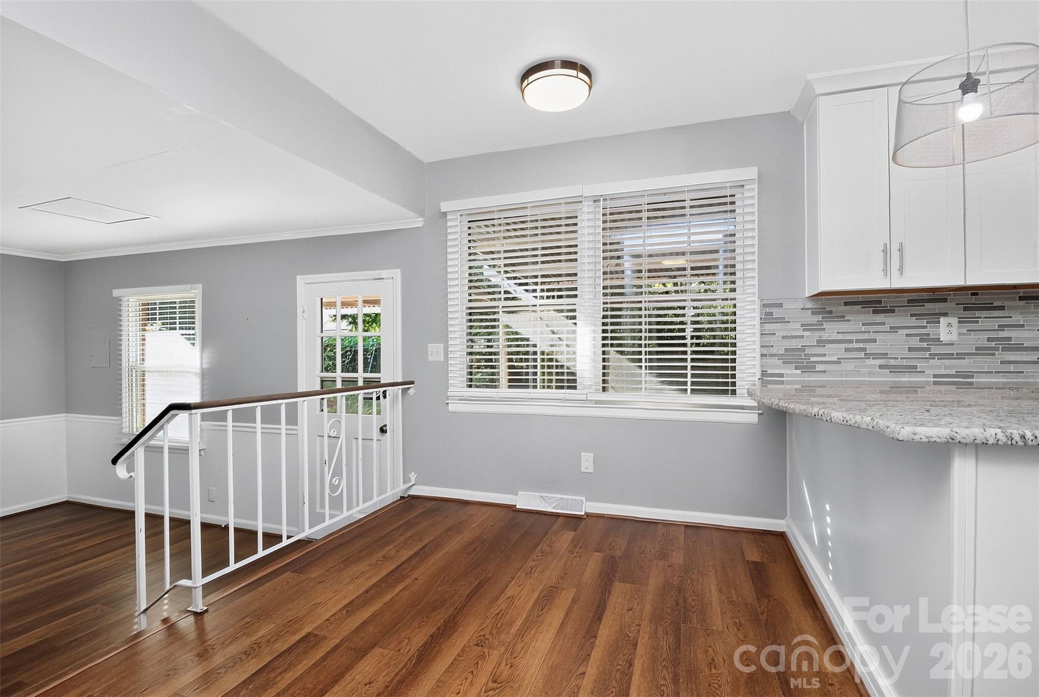 2438 Knickerbocker Drive Property Photo 16