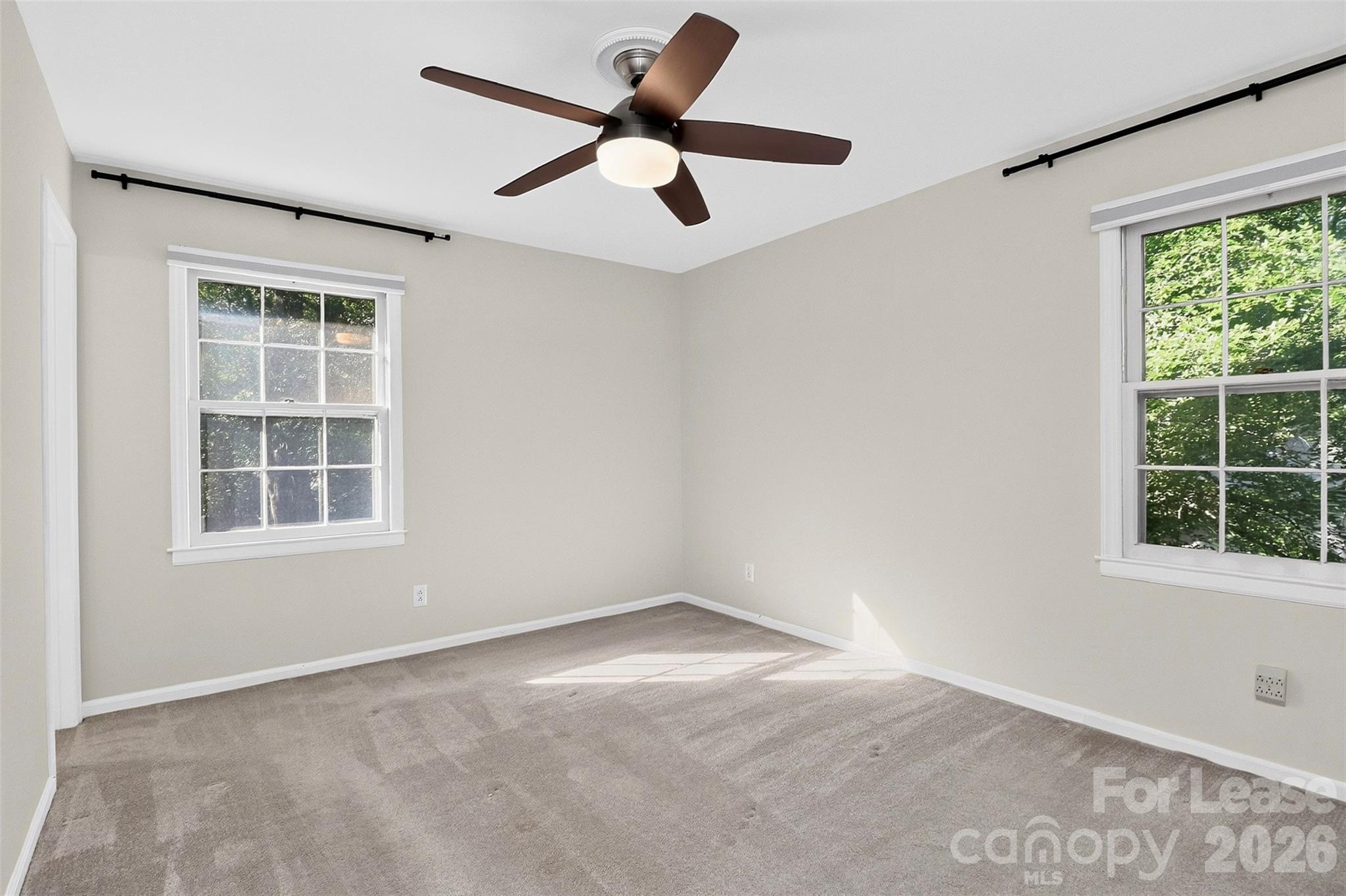 2438 Knickerbocker Drive Property Photo 21