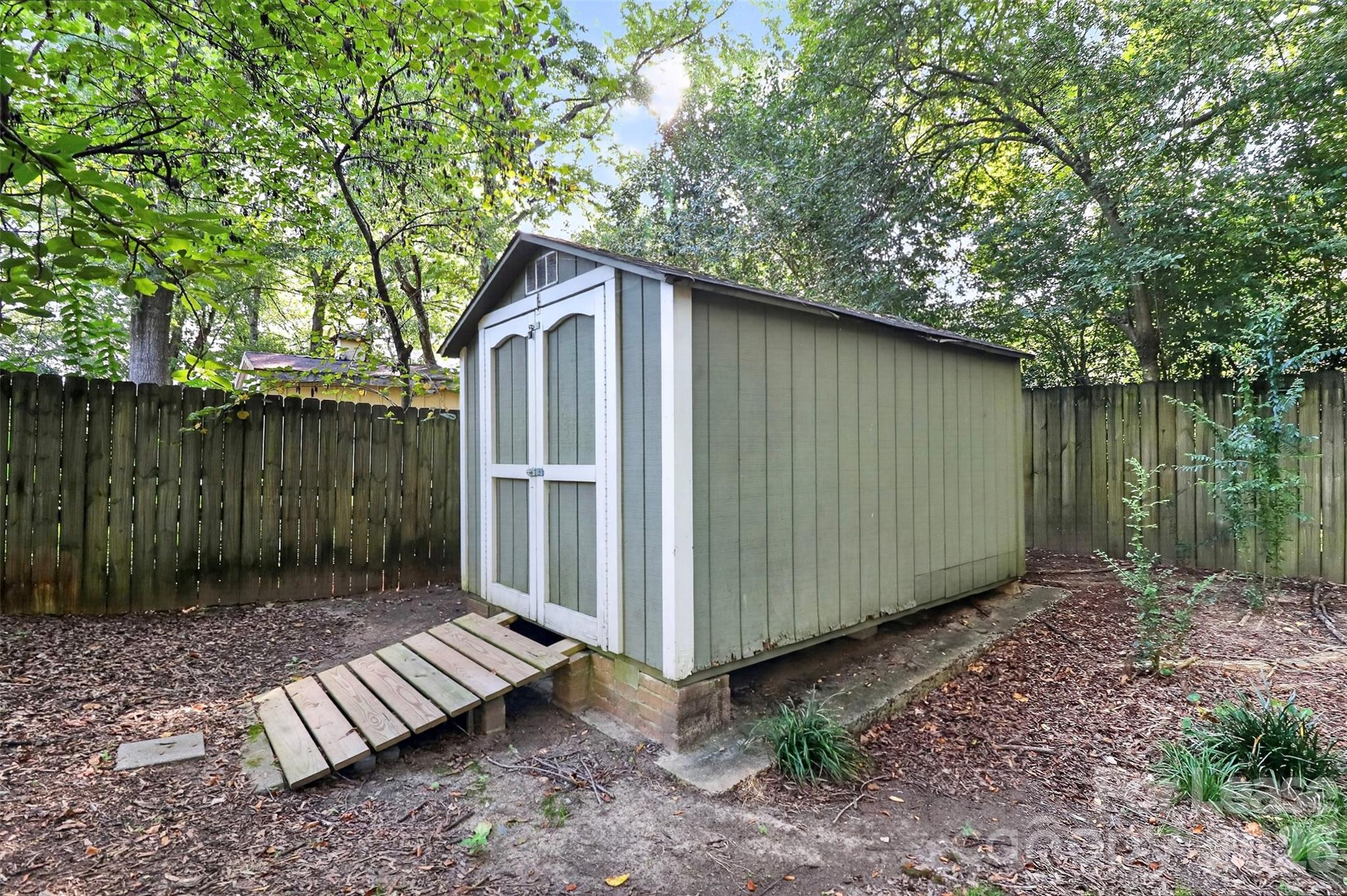 2438 Knickerbocker Drive Property Photo 37