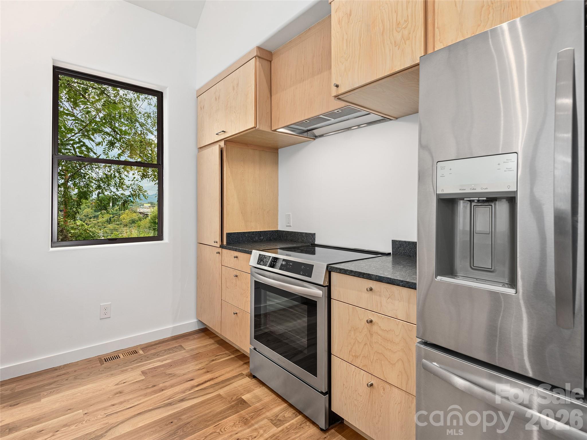 435 W Haywood Street Property Photo 12