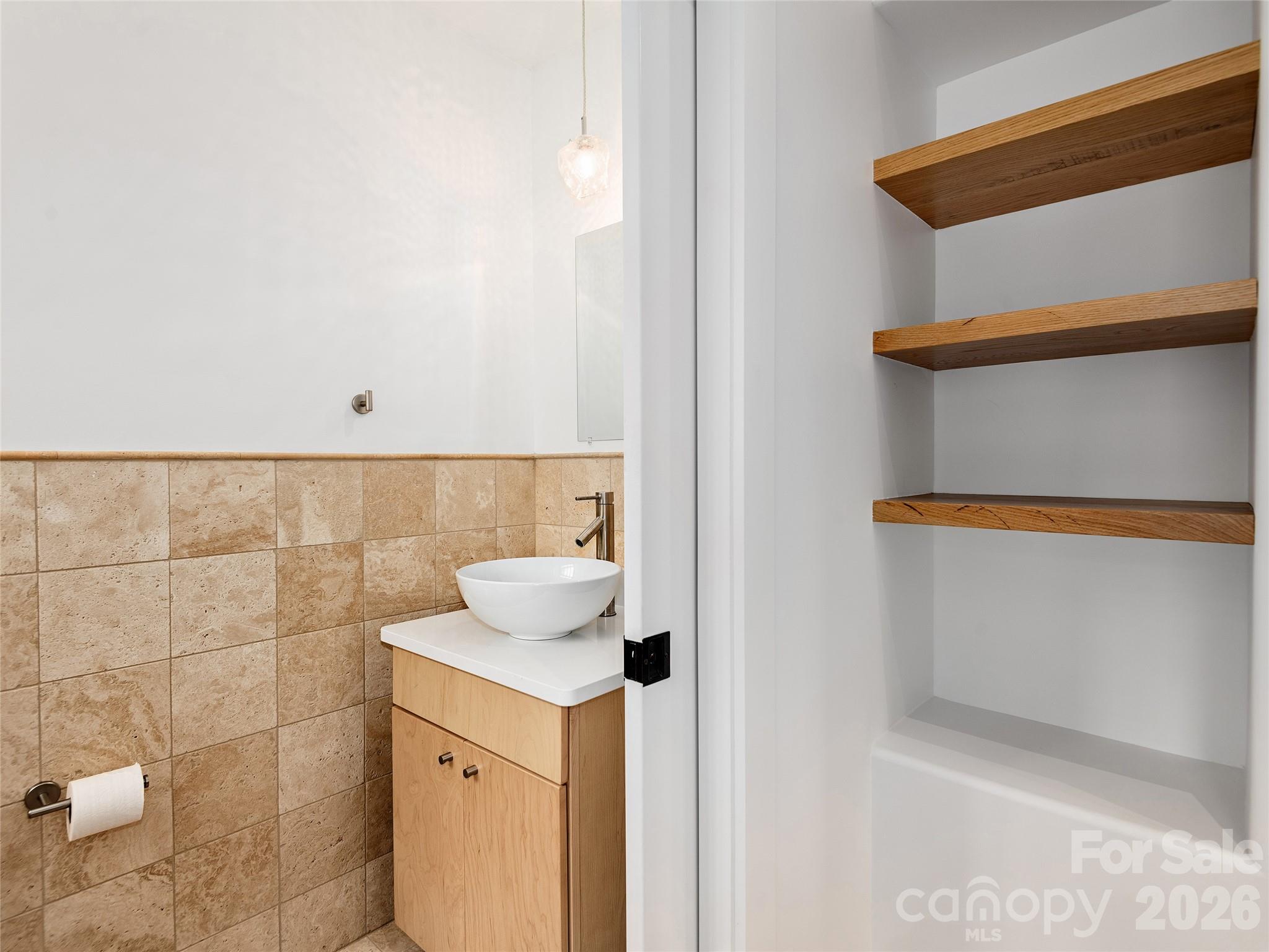 435 W Haywood Street Property Photo 17