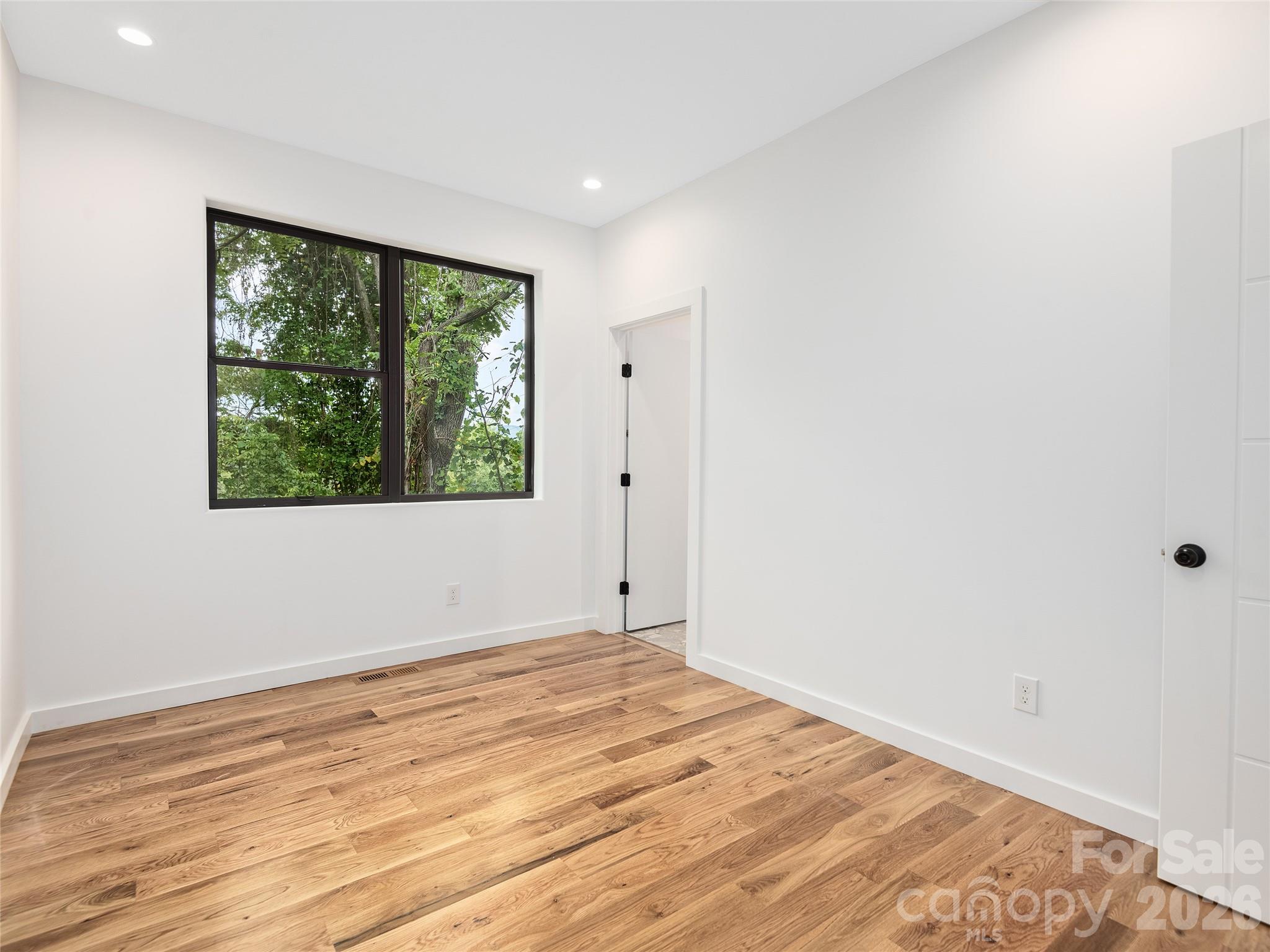 435 W Haywood Street Property Photo 20