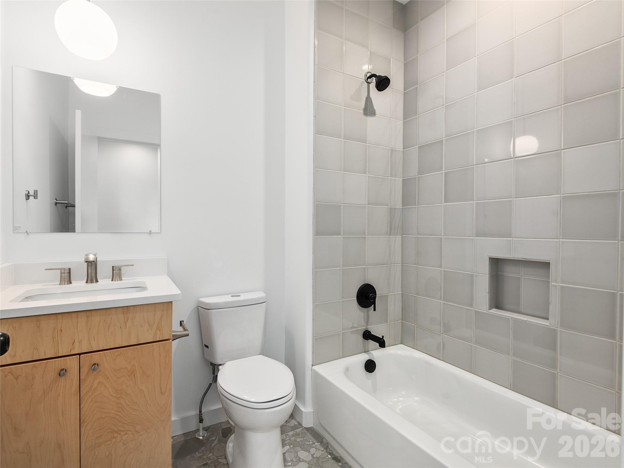 435 W Haywood Street Property Photo 23