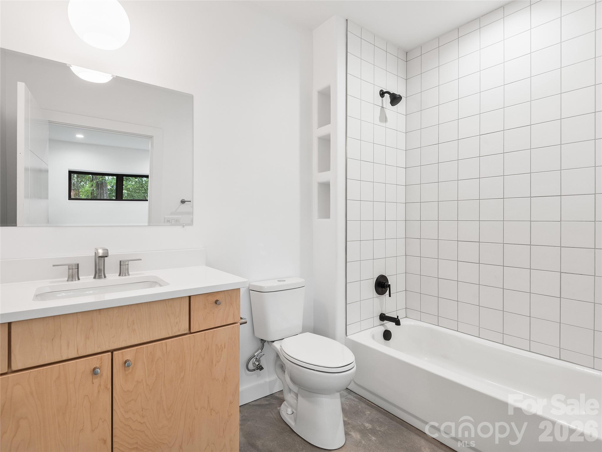 435 W Haywood Street Property Photo 26