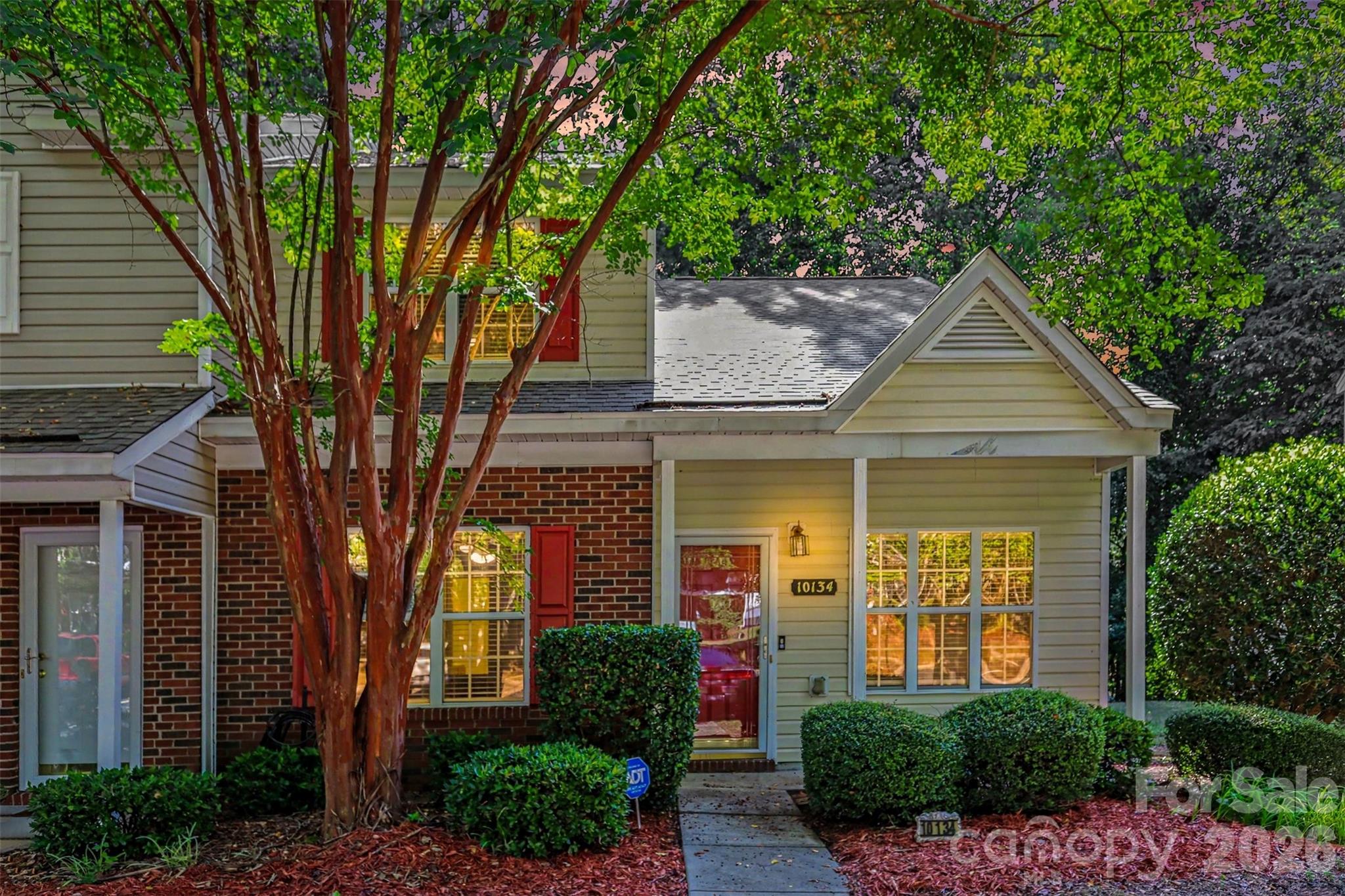 10134 Frosty Lane Property Photo 3