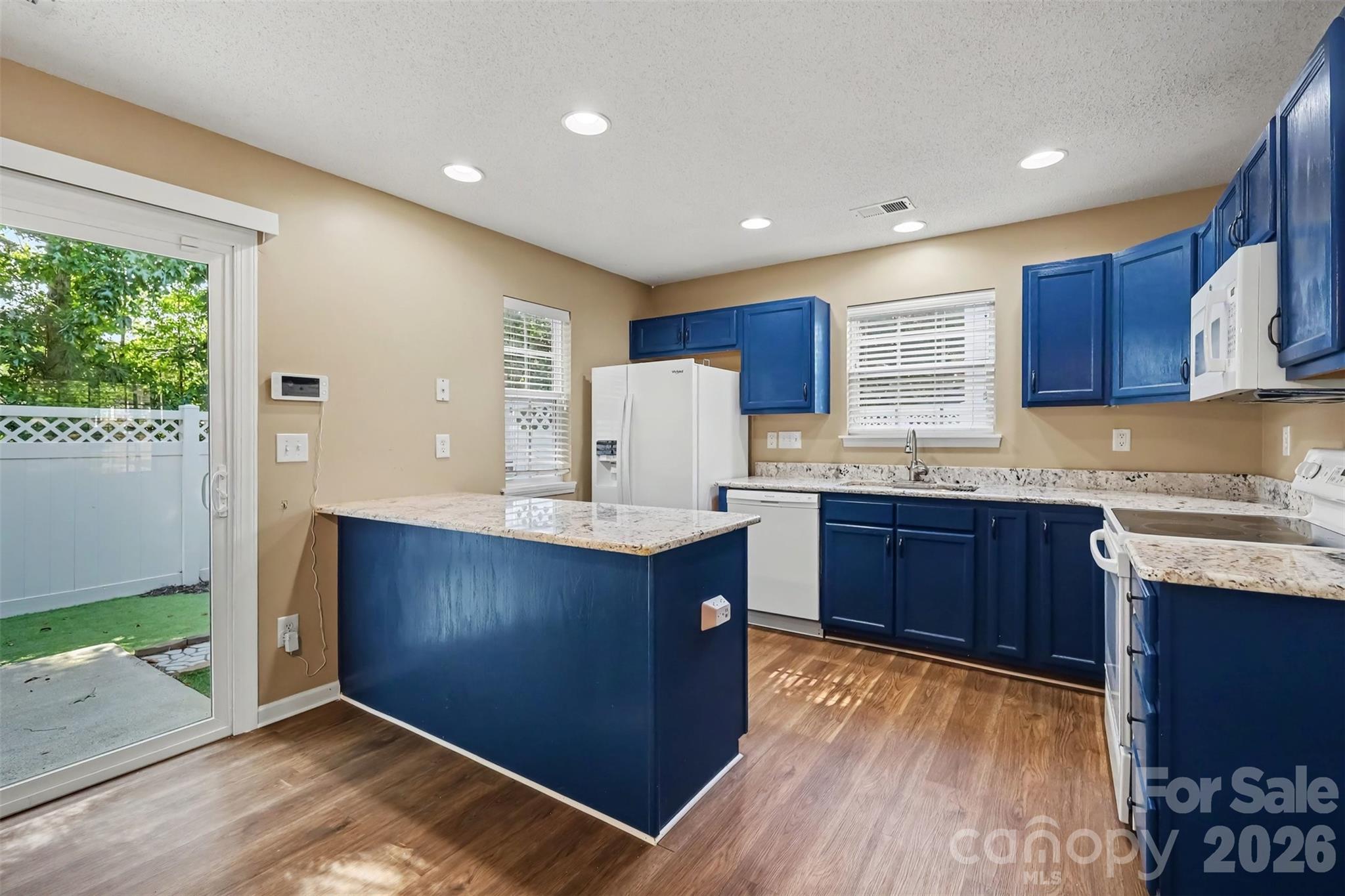 10134 Frosty Lane Property Photo 9