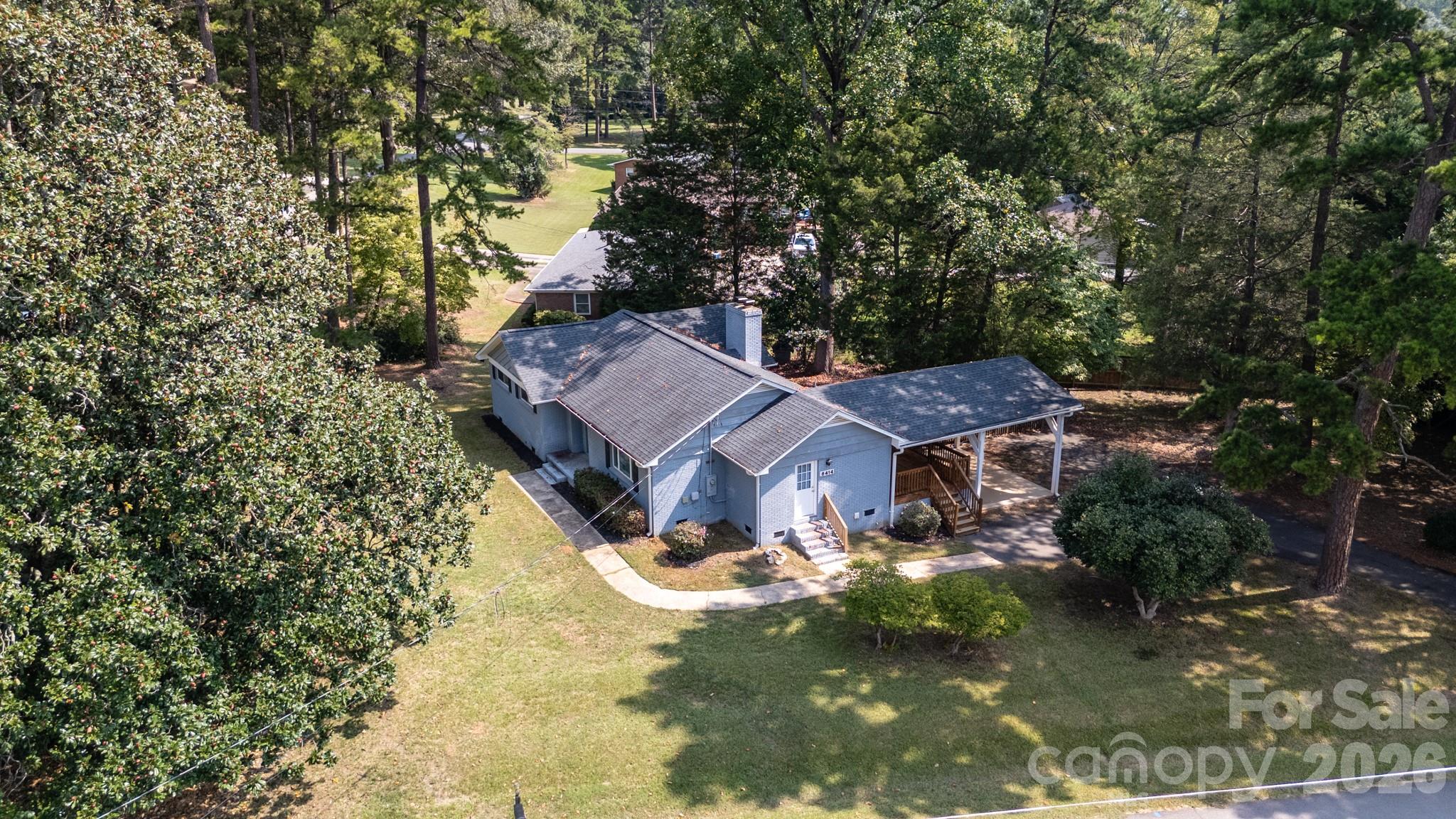 6414 Elmwood Circle Property Photo 2