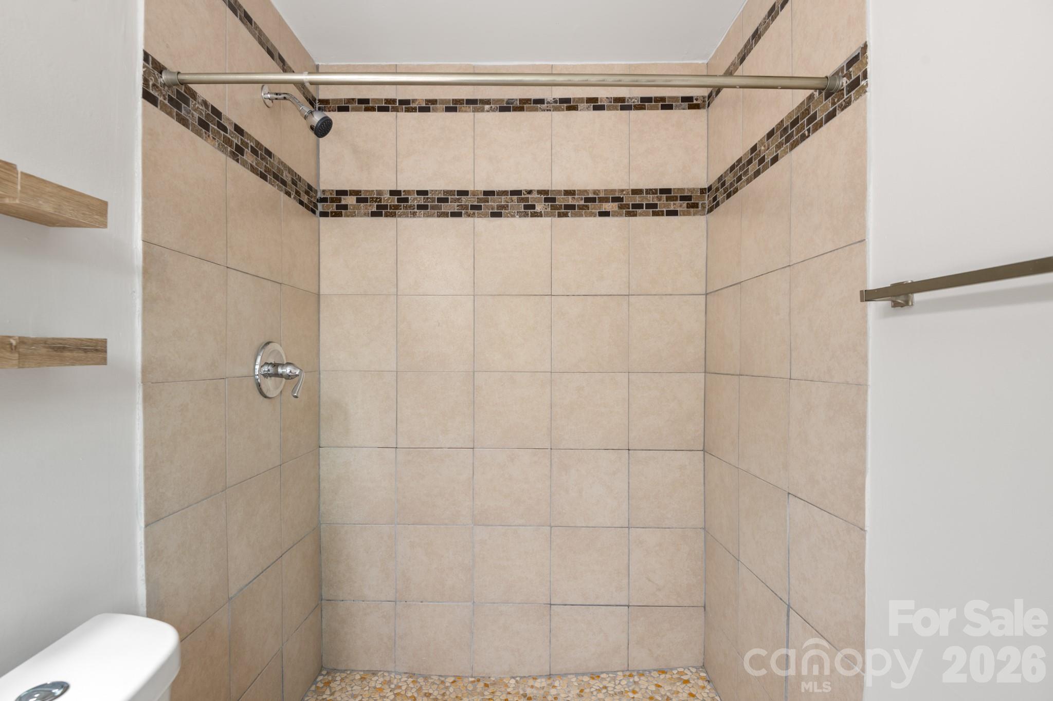 6414 Elmwood Circle Property Photo 9