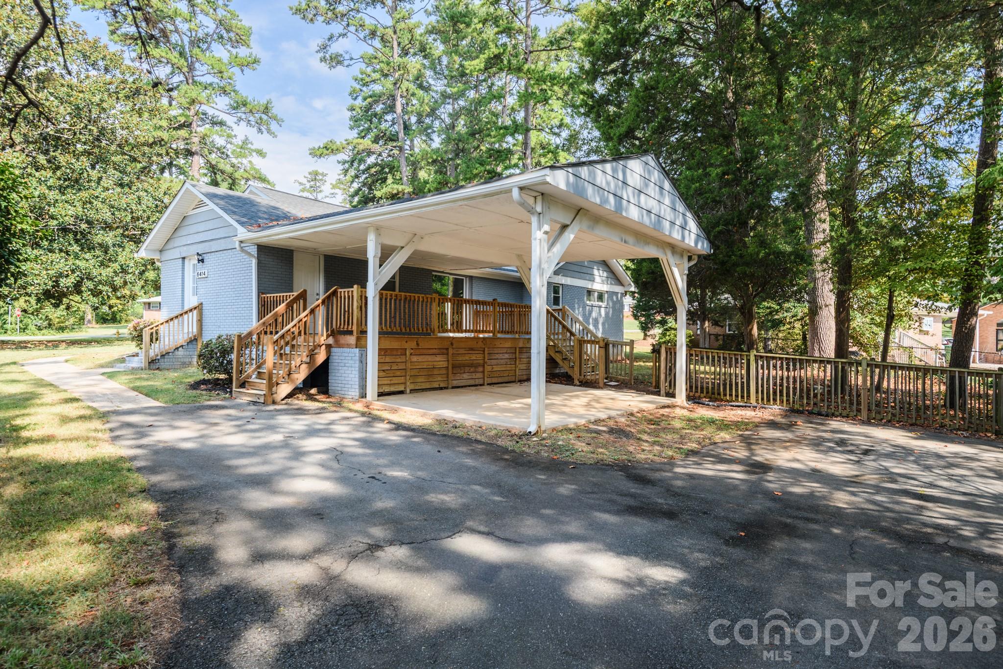 6414 Elmwood Circle Property Photo 11