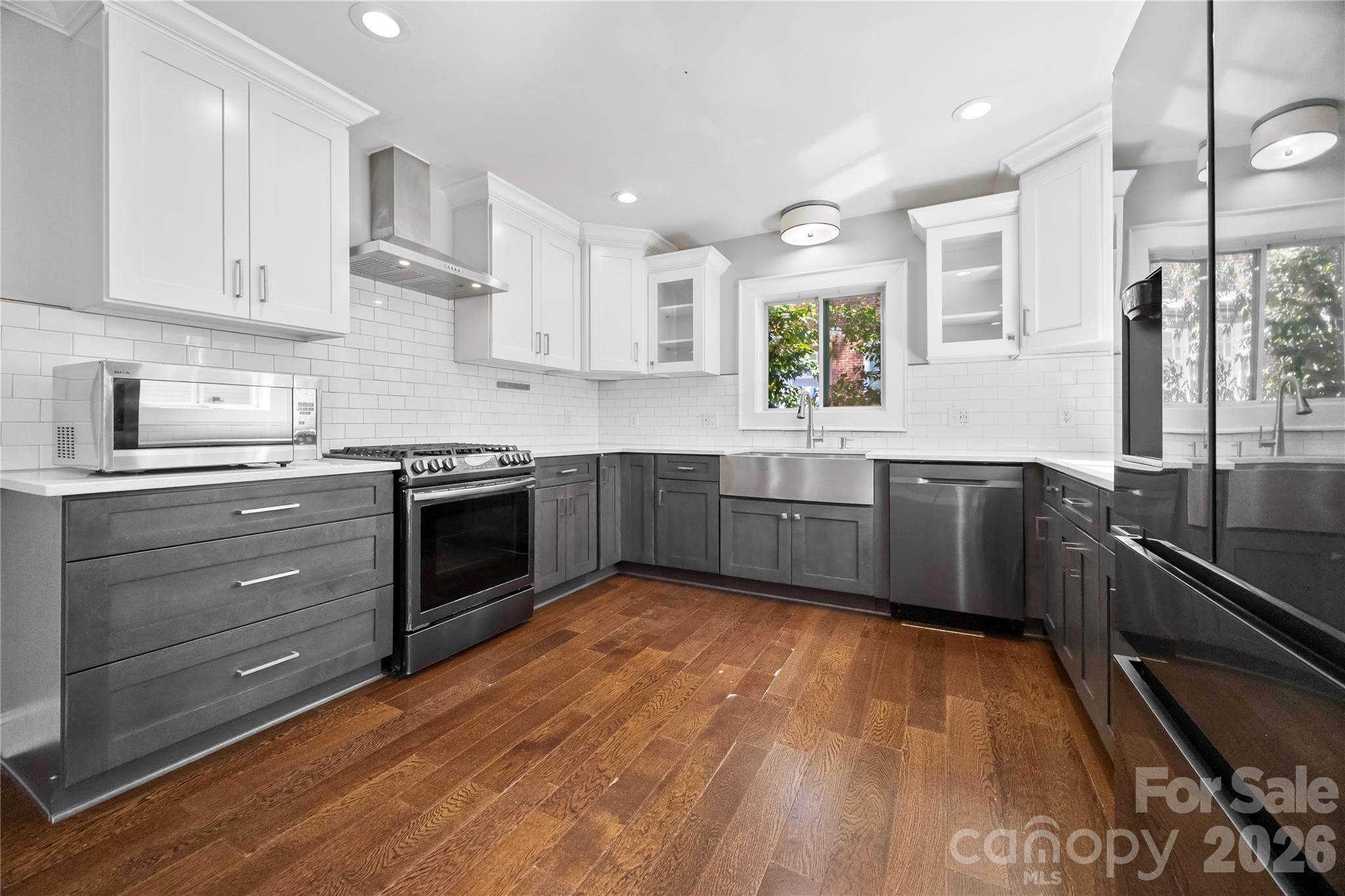 309 S Main Avenue Property Photo 9