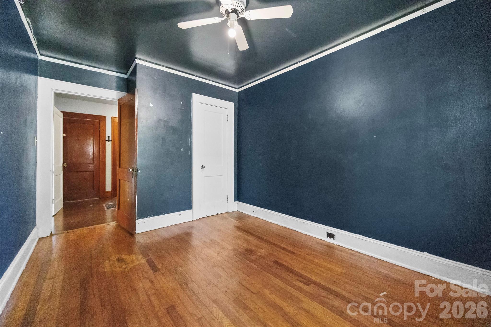 309 S Main Avenue Property Photo 17