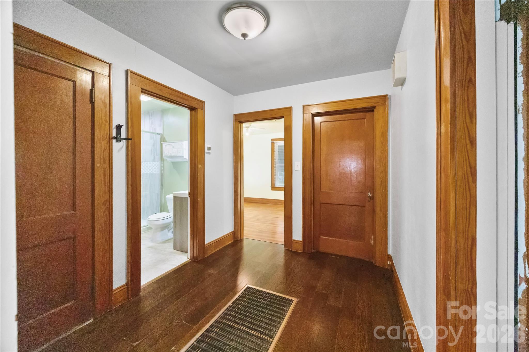 309 S Main Avenue Property Photo 20