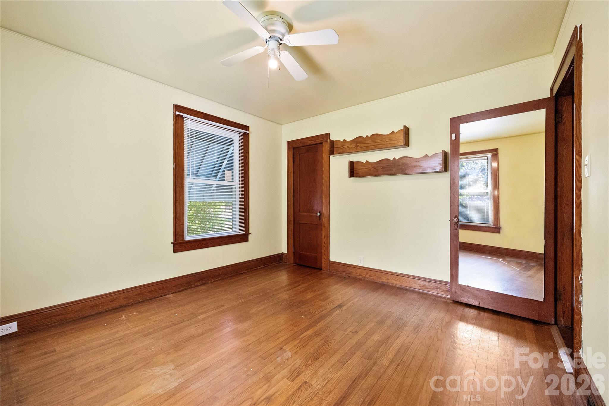 309 S Main Avenue Property Photo 23