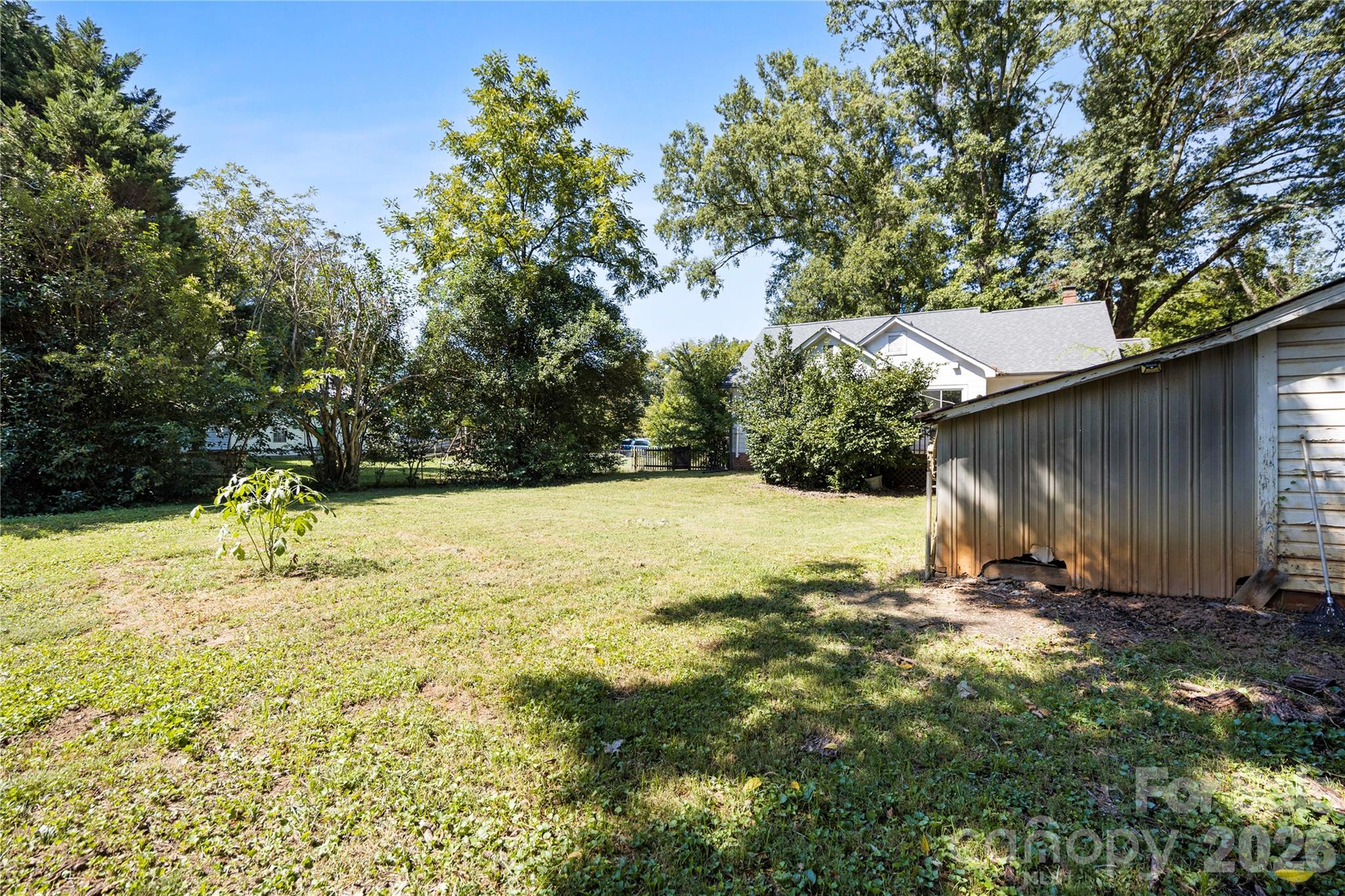 309 S Main Avenue Property Photo 28