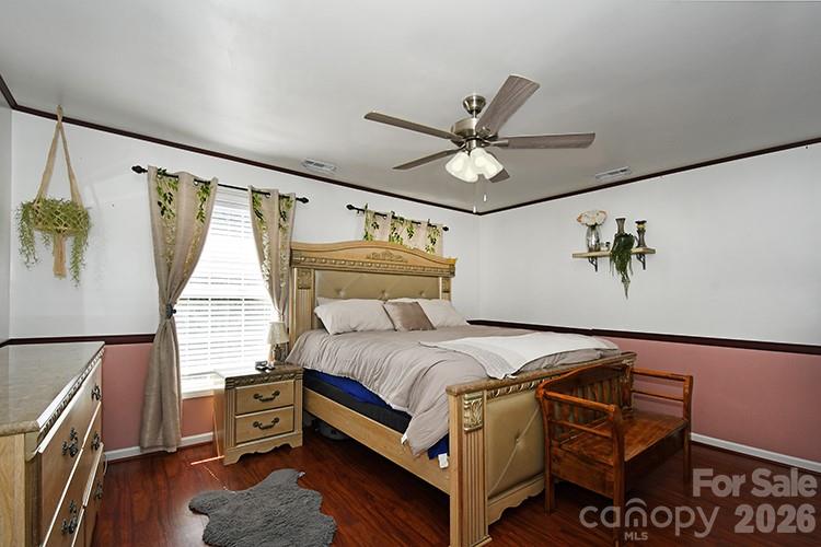 235 Crystal Circle Property Photo 14