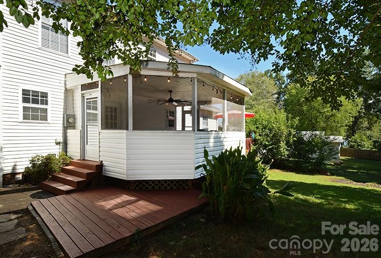 235 Crystal Circle Property Photo 21