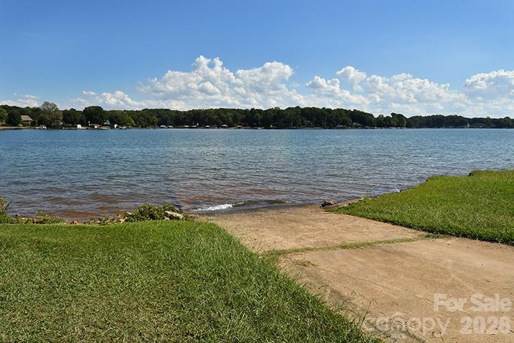 235 Crystal Circle Property Photo 33