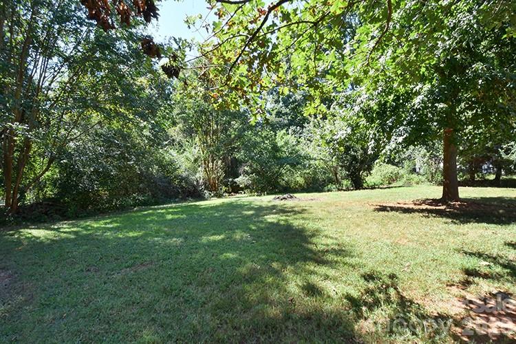 235 Crystal Circle Property Photo 39