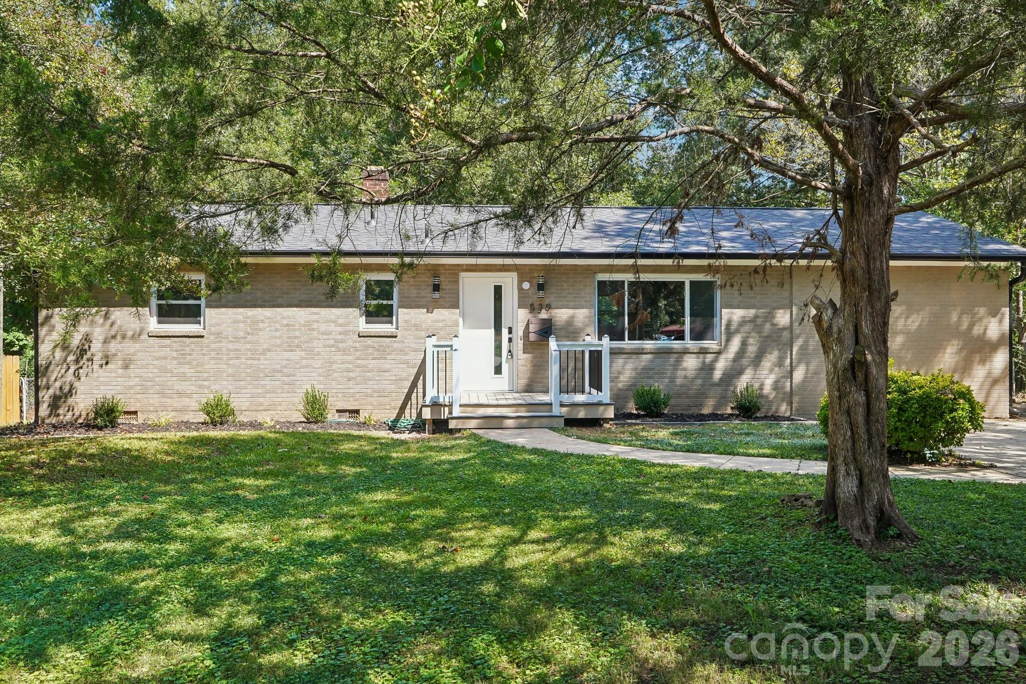 539 Frank Drive Property Photo 3