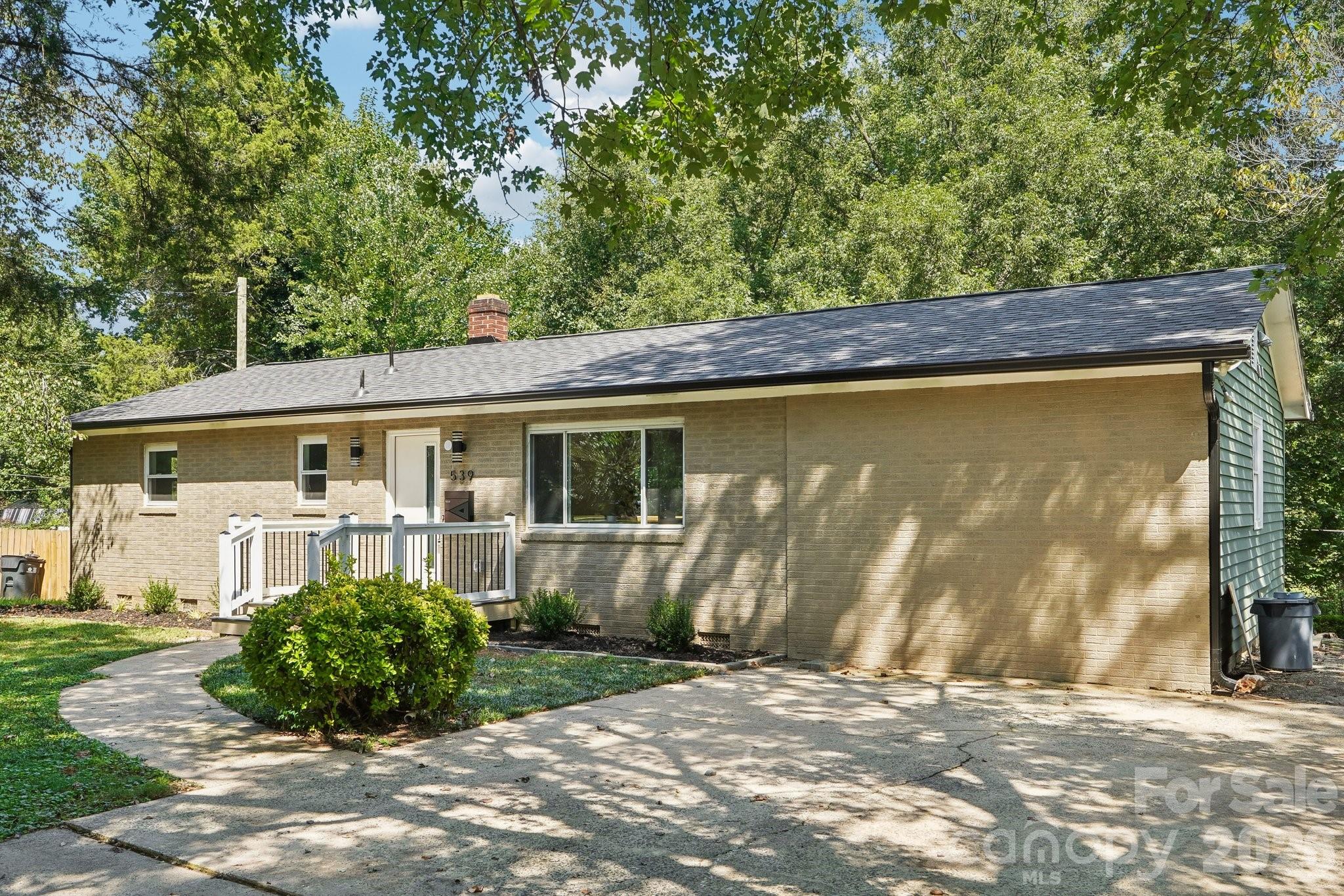 539 Frank Drive Property Photo 4