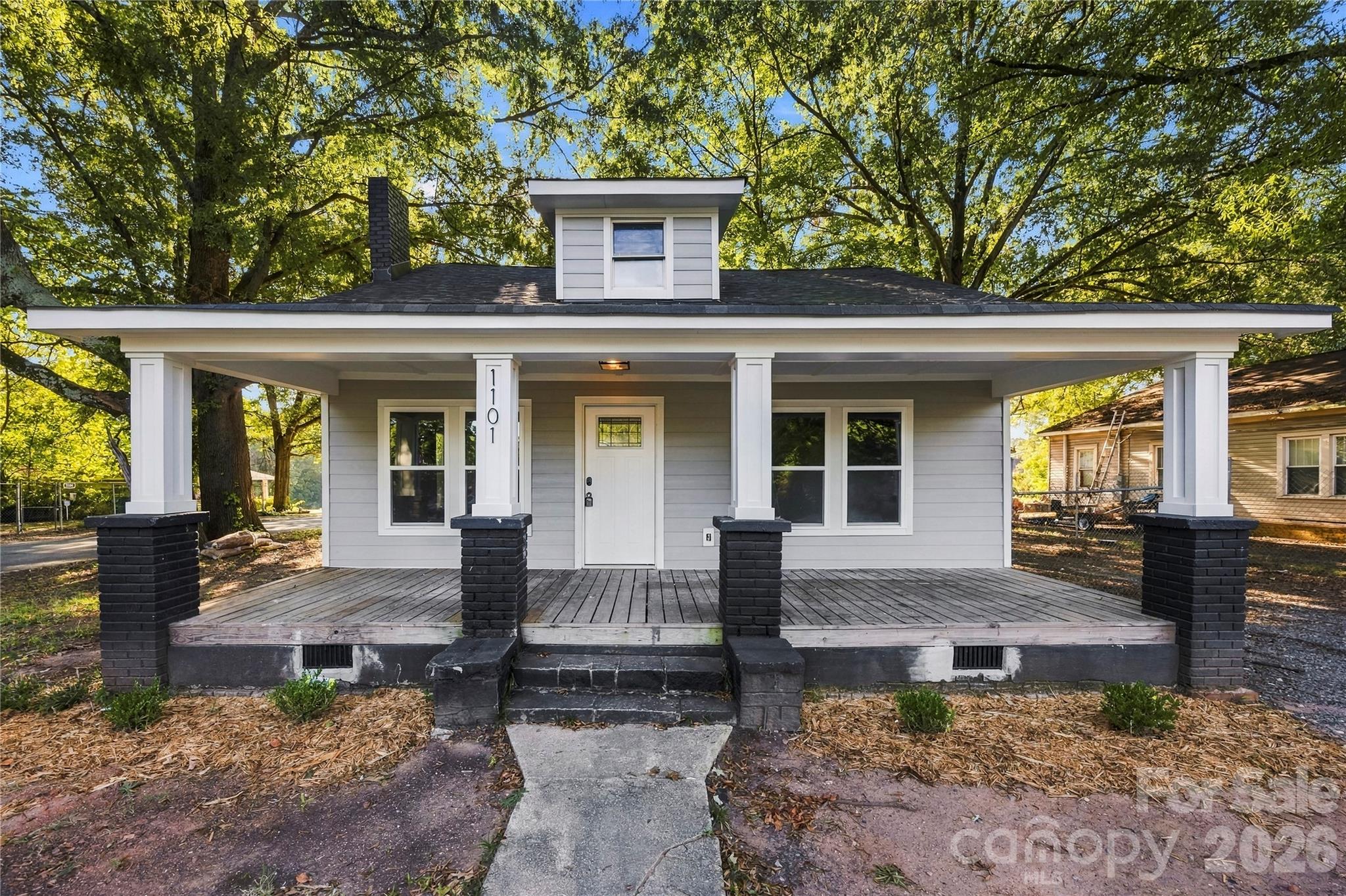 1101 Opal Street Property Photo 1