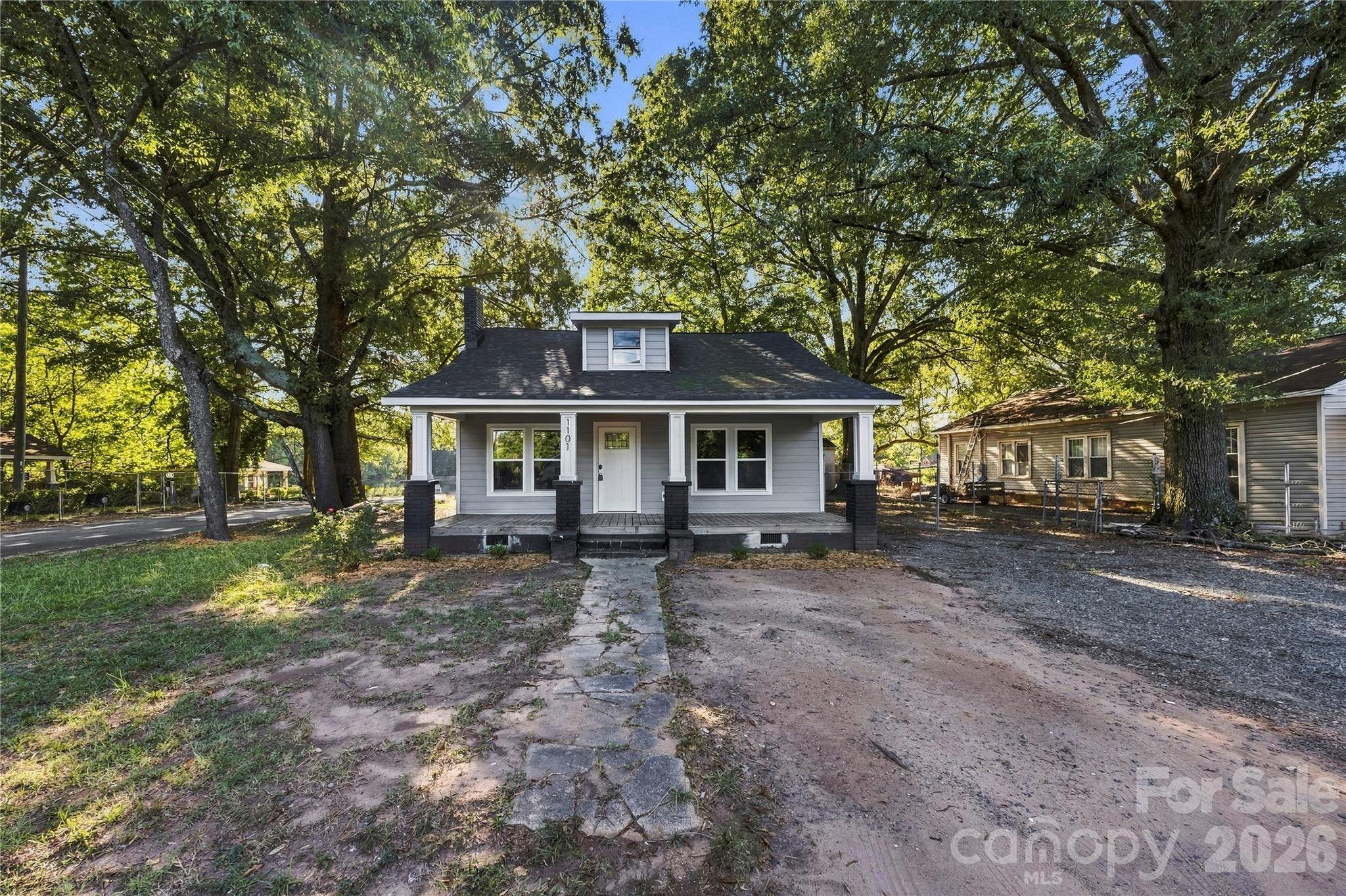 1101 Opal Street Property Photo 2