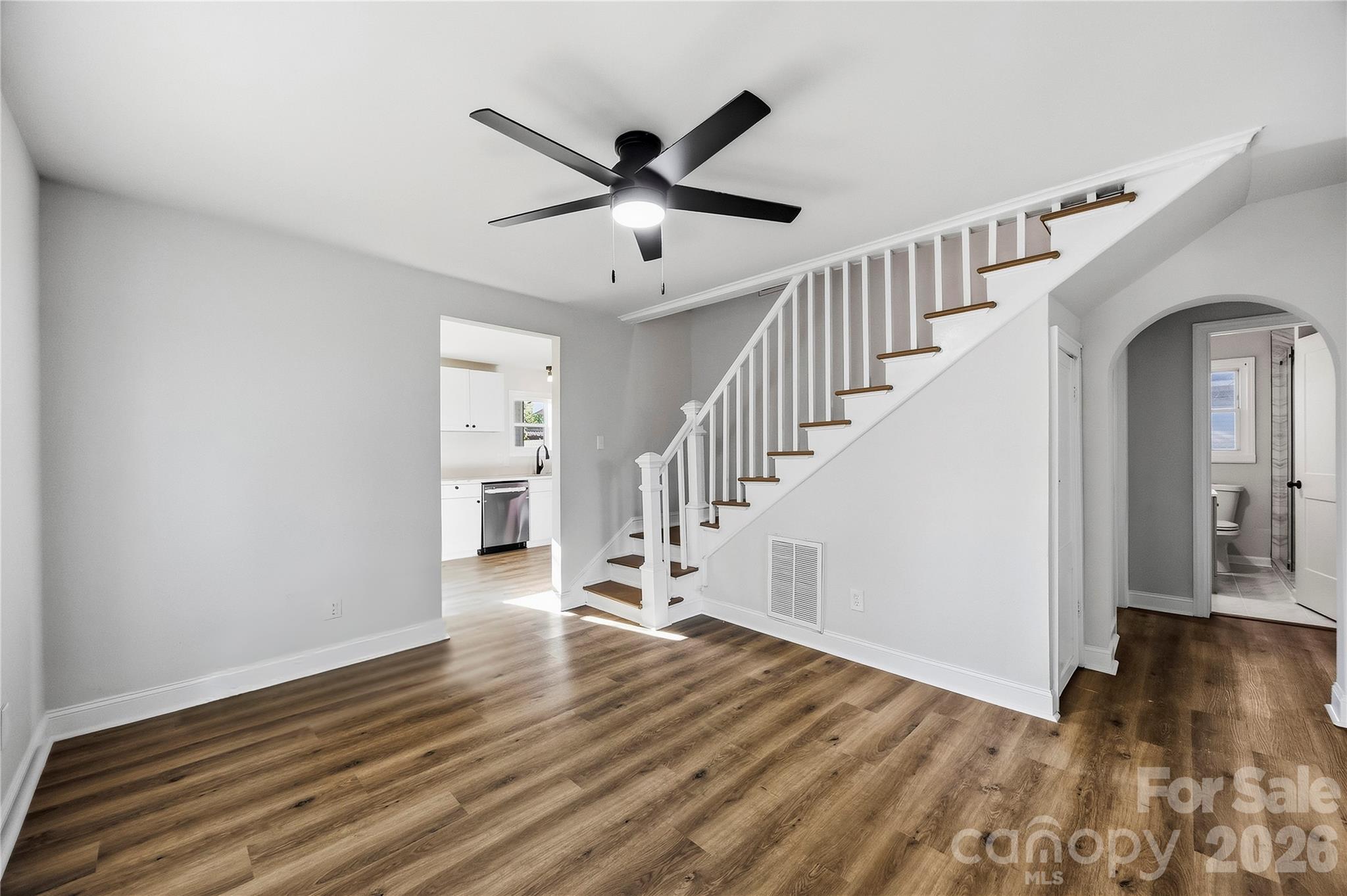 1101 Opal Street Property Photo 6