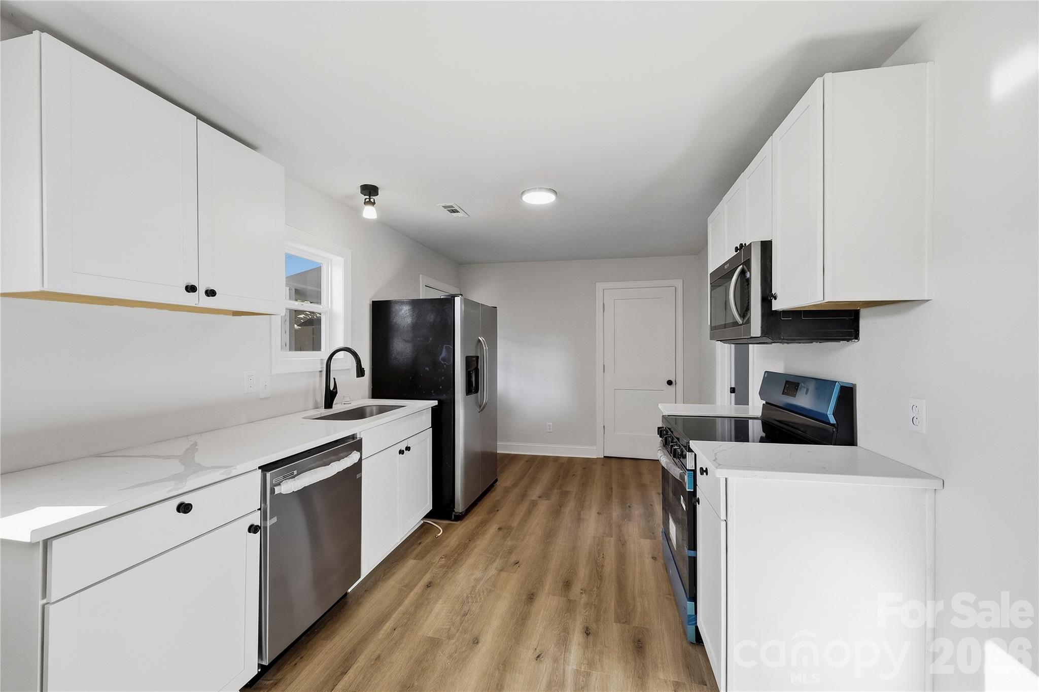1101 Opal Street Property Photo 9