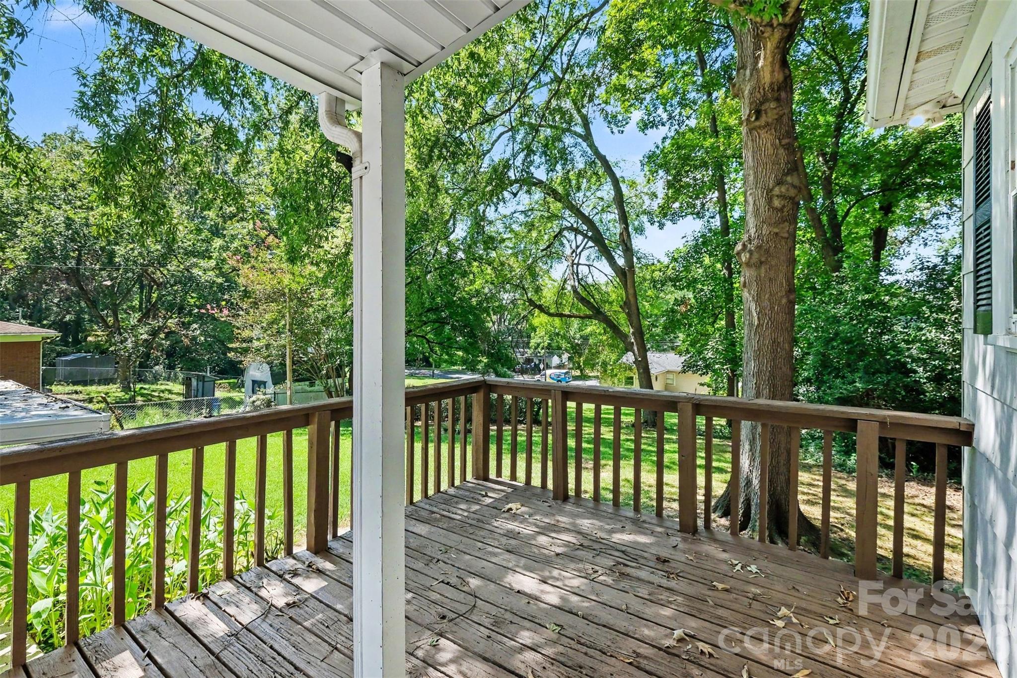 573 Allison Street Property Photo 23