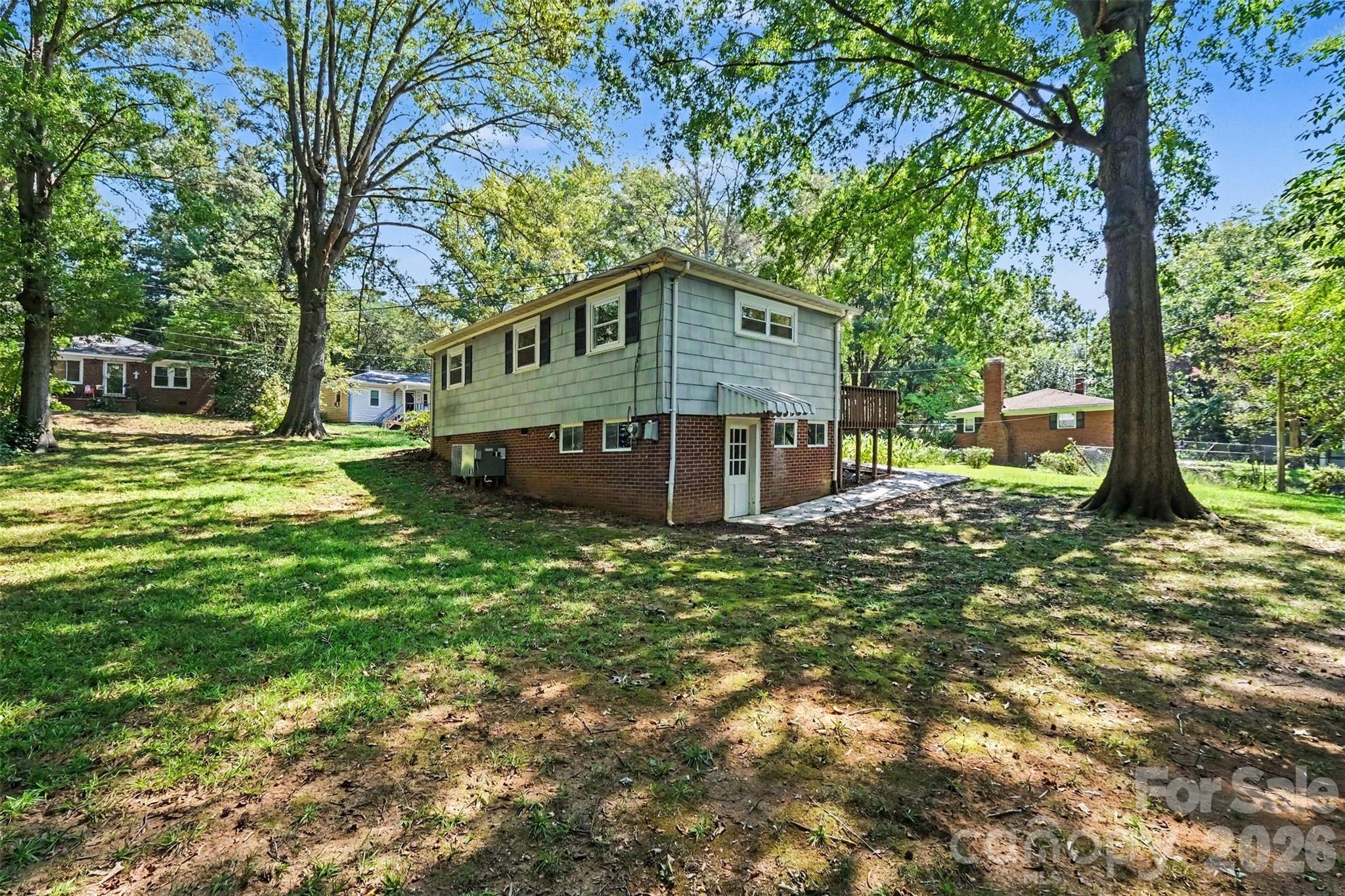 573 Allison Street Property Photo 27