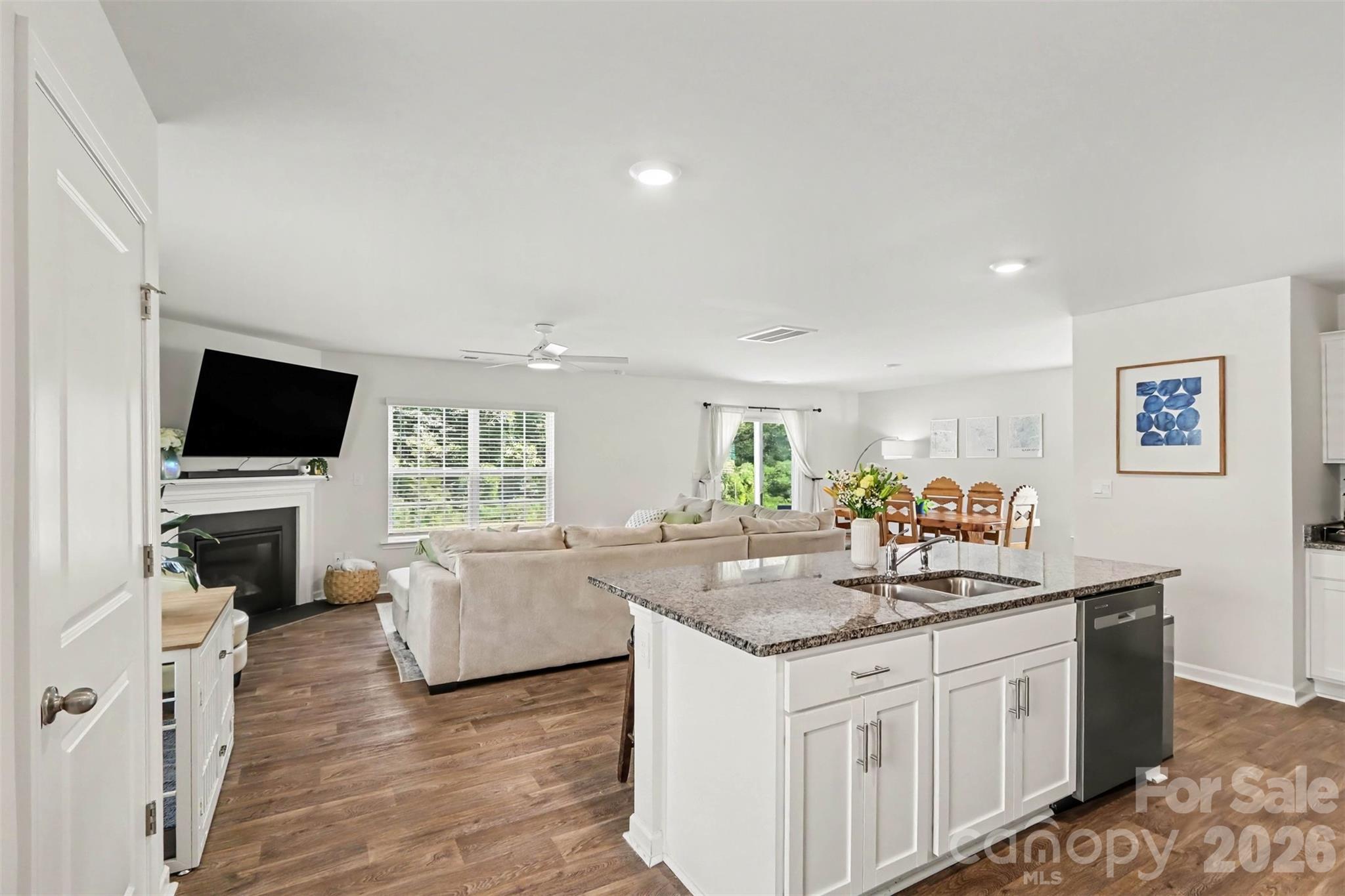 2158 Redstone Drive Property Photo 8