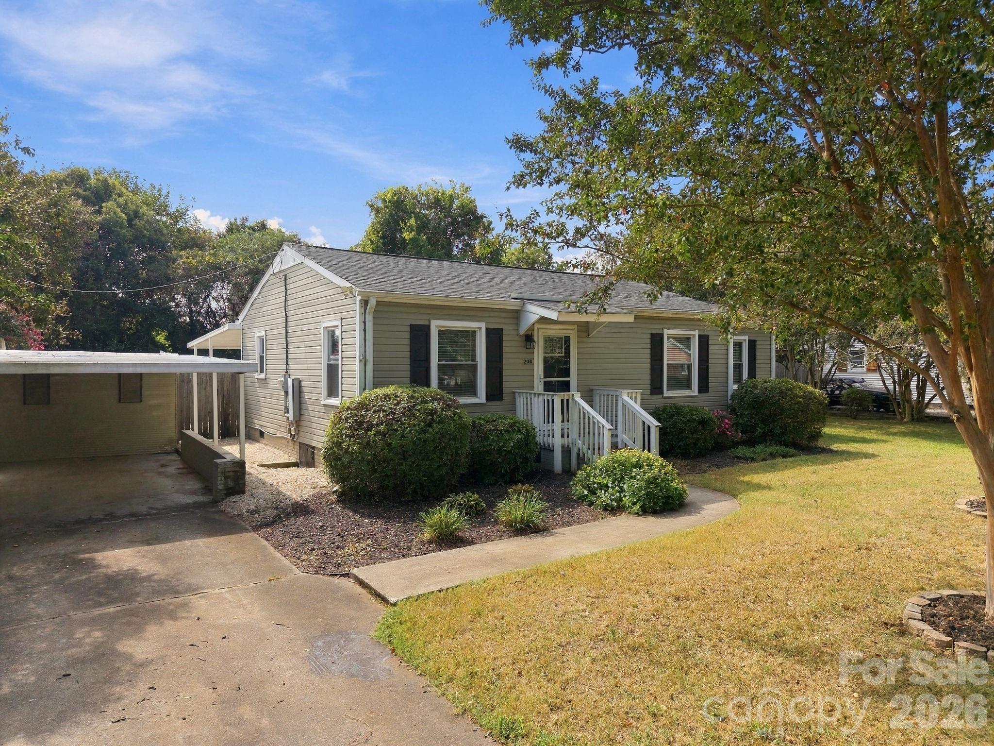 208 Faile Street Property Photo 3