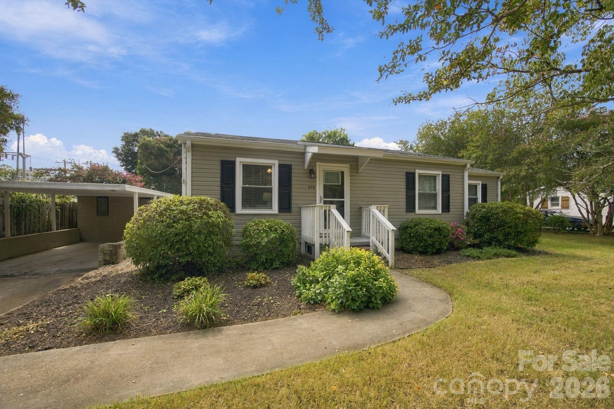 208 Faile Street Property Photo 4
