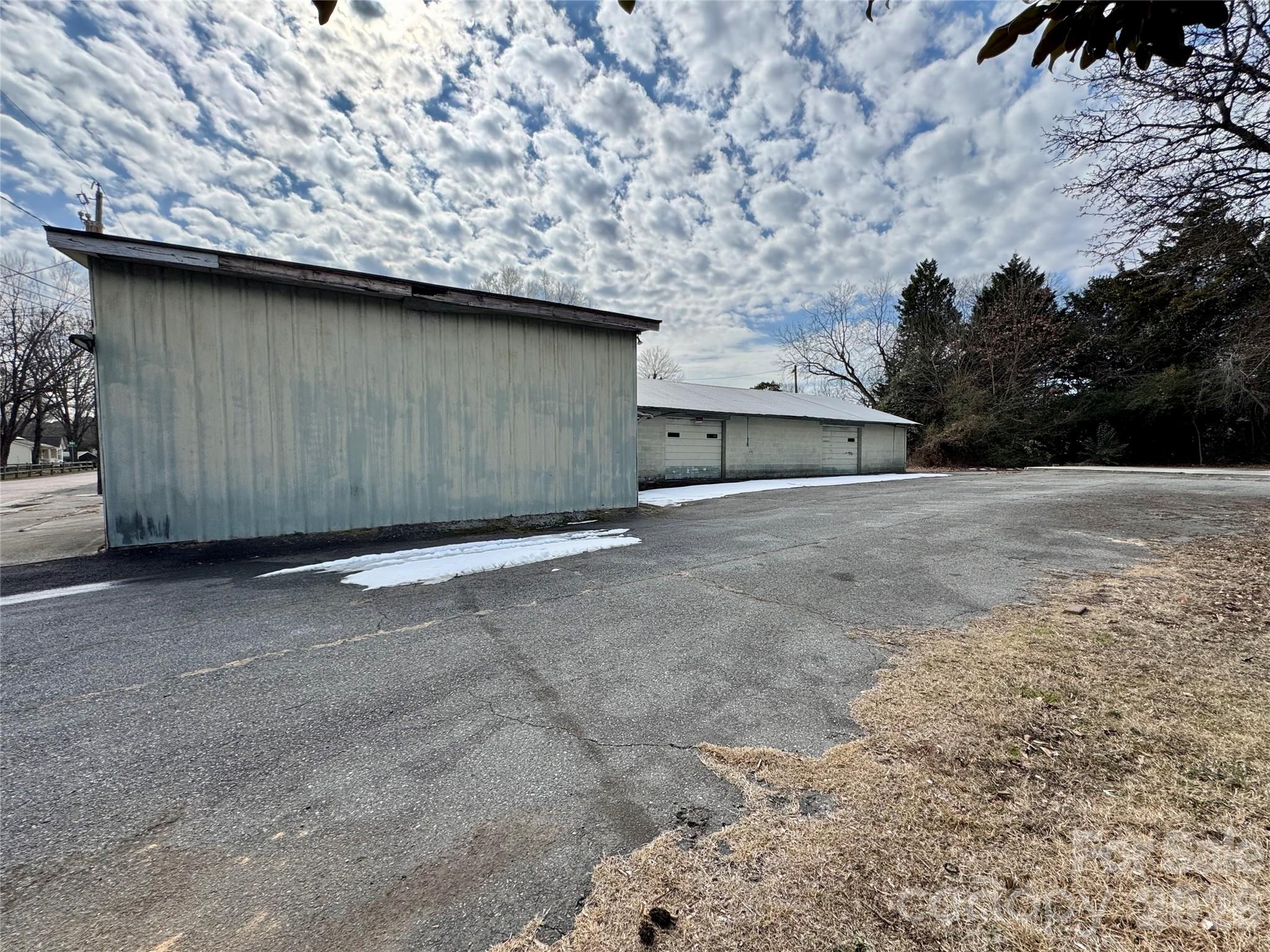 545 Collins Street Property Photo 2