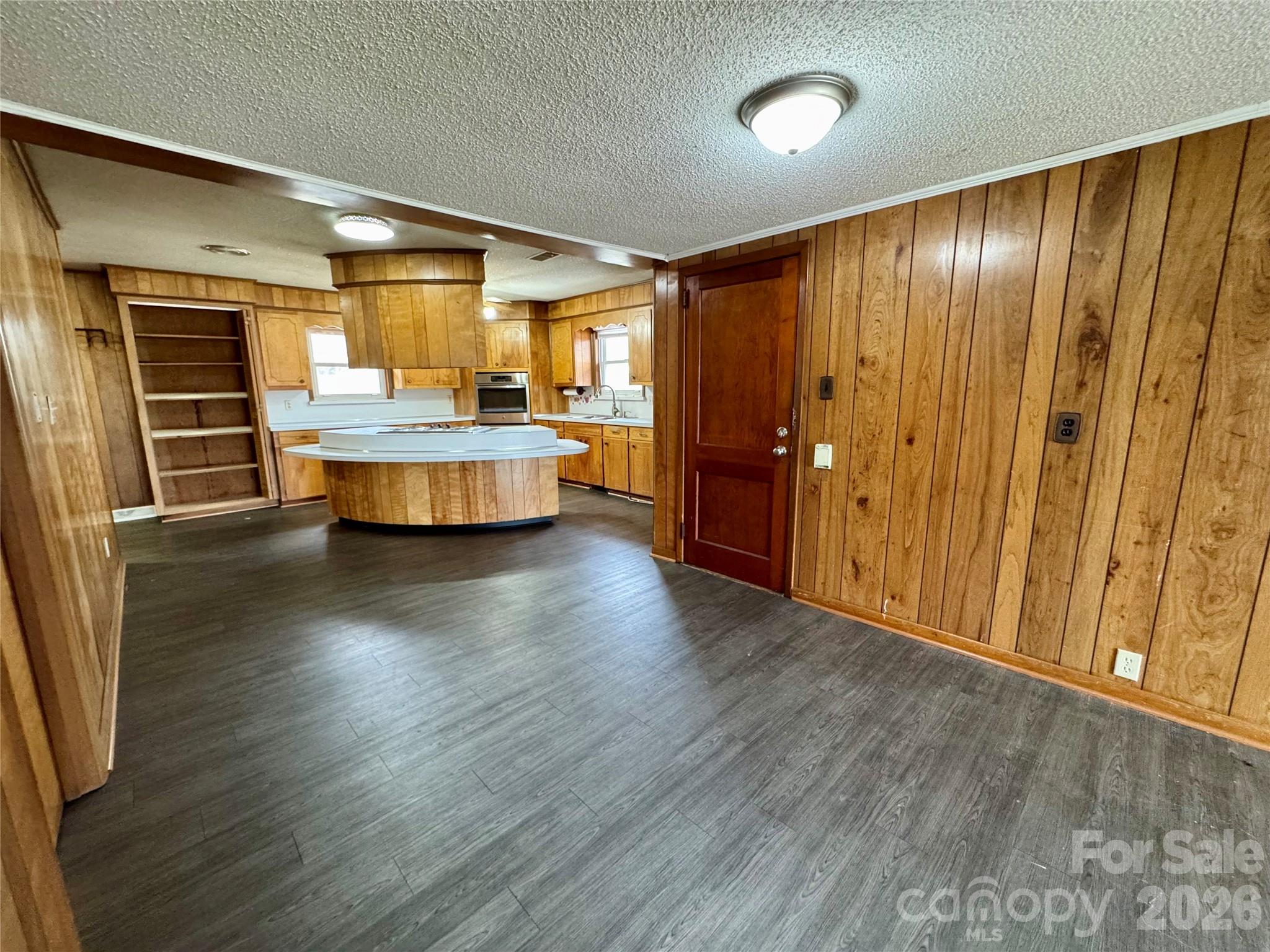 545 Collins Street Property Photo 11