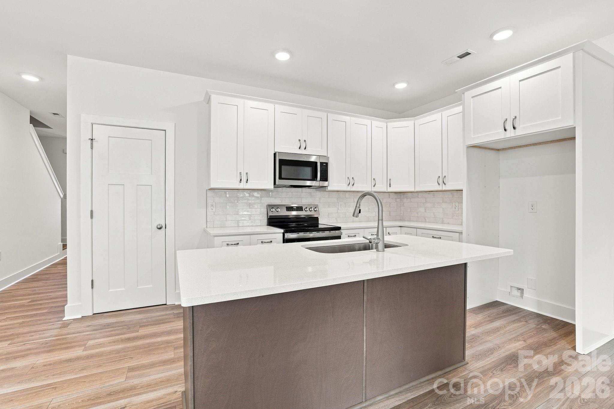 719 Hazel Blakeney Road Property Photo 15