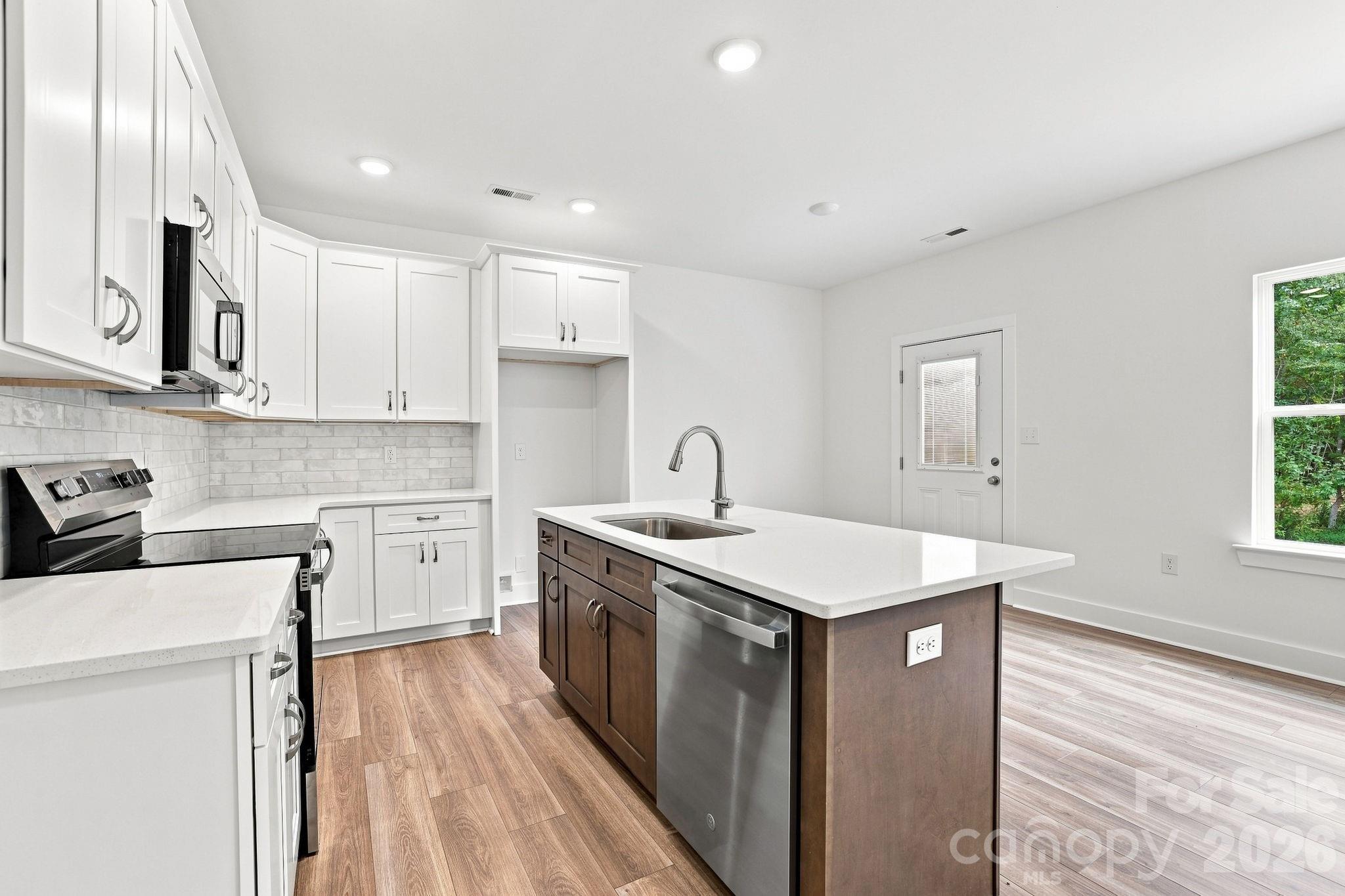 719 Hazel Blakeney Road Property Photo 17