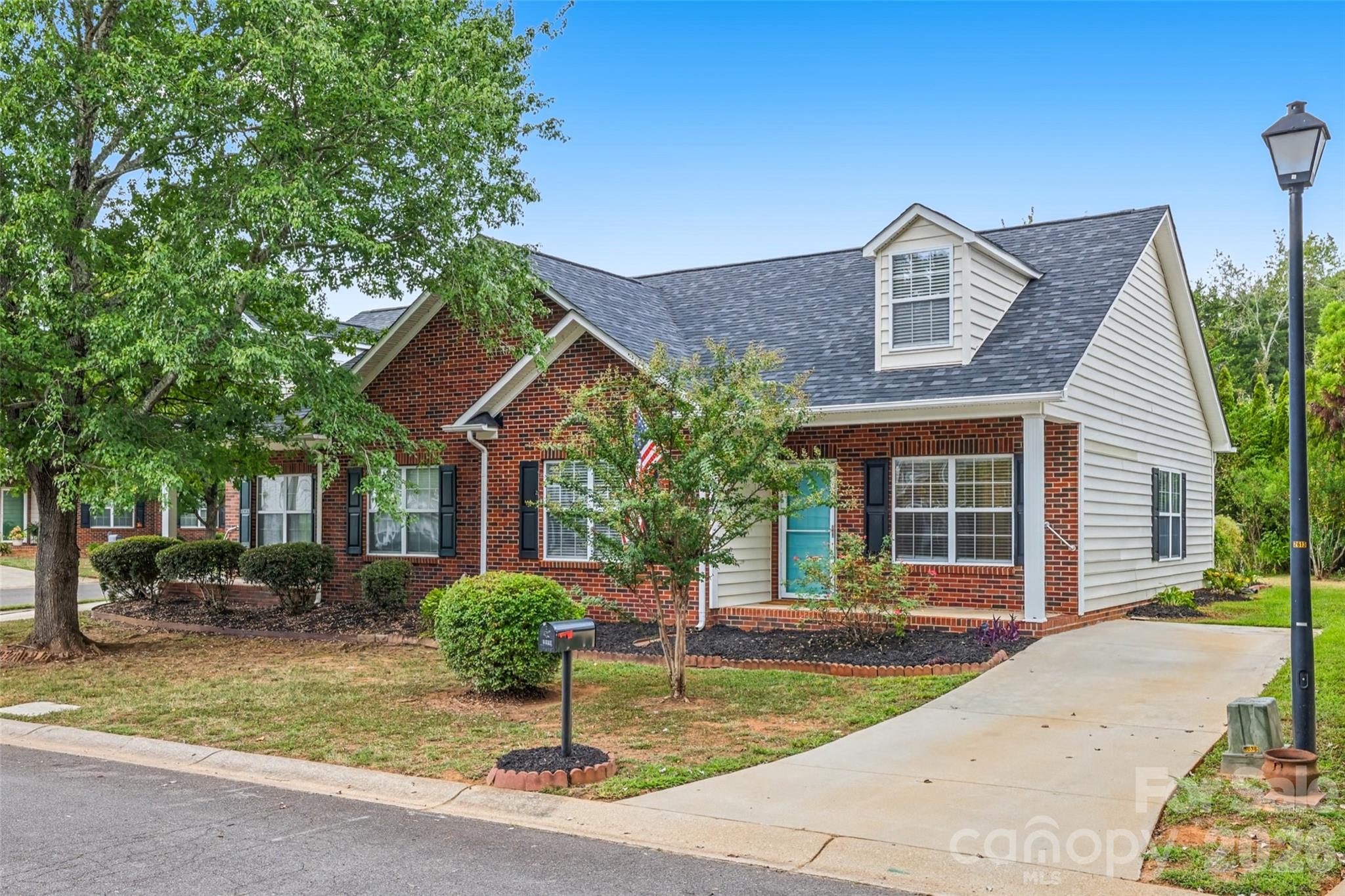 1720 Clemmon Sanders Circle Property Photo 27