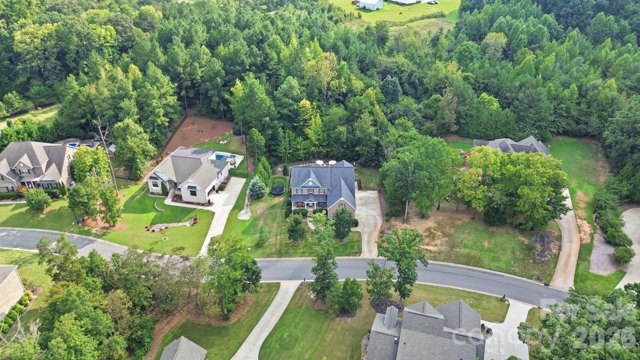 612 Highland Ridge Point Property Photo 4