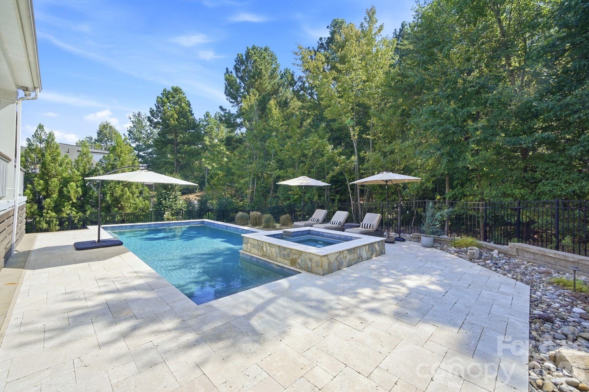 612 Highland Ridge Point Property Photo 9
