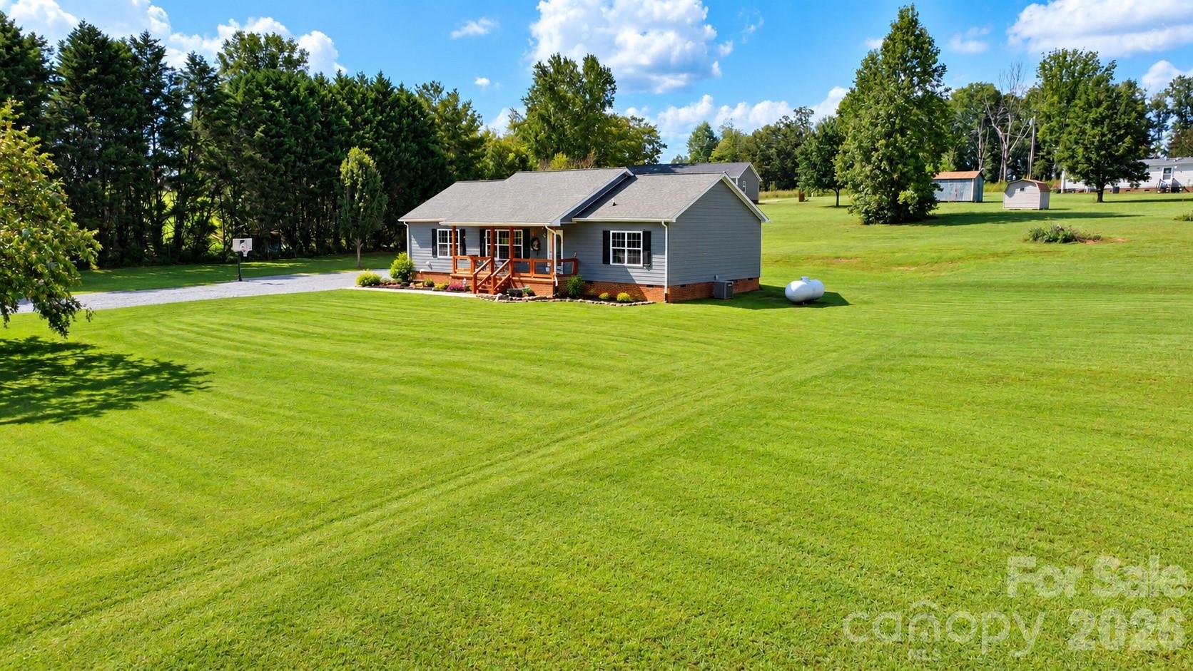 1046 Edgemont Terrace Property Photo 2