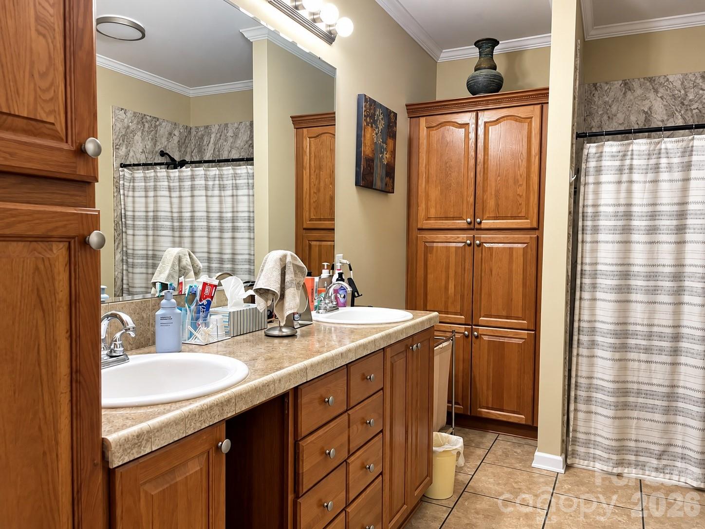 1046 Edgemont Terrace Property Photo 13