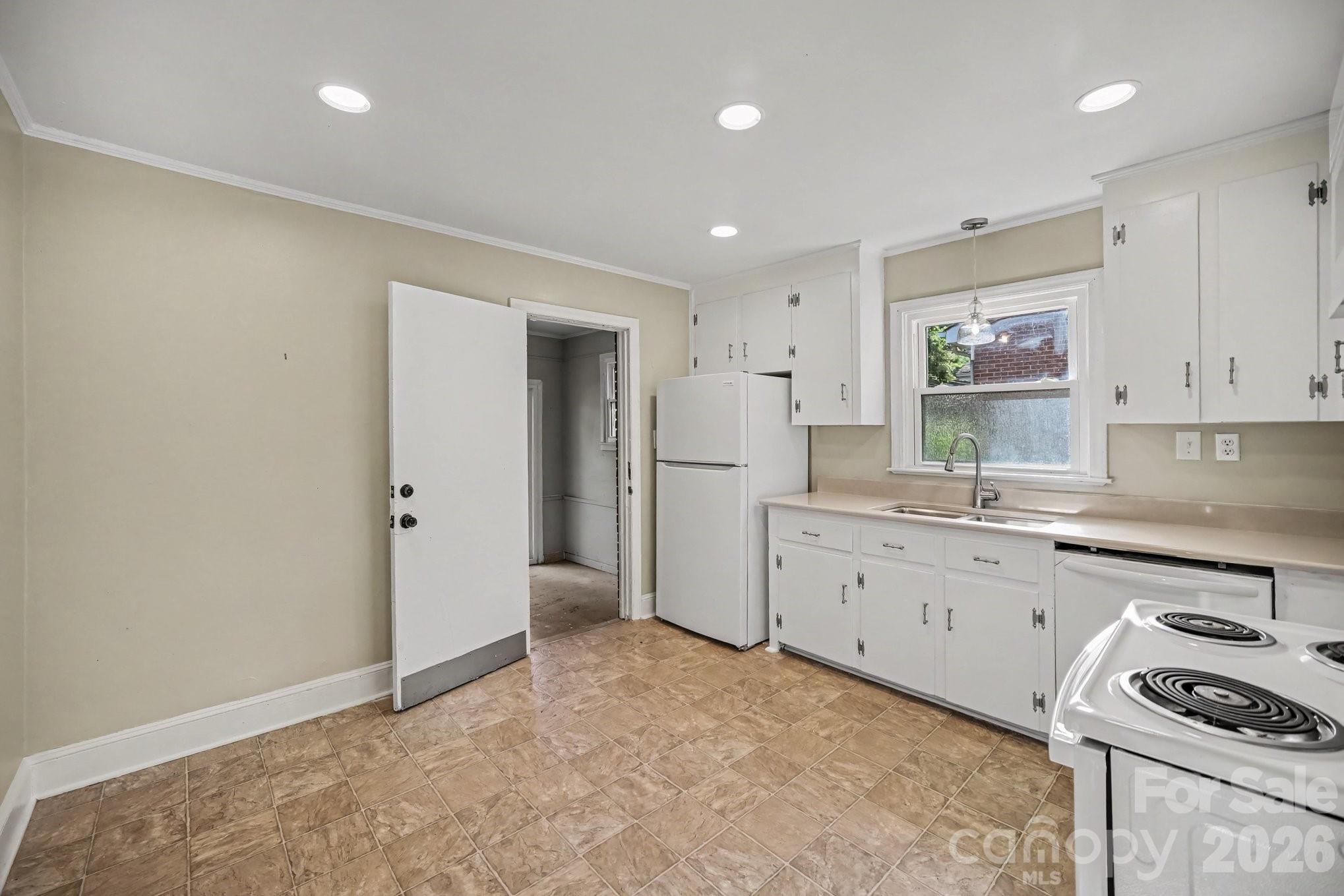 3960 Bristol Drive Property Photo 11